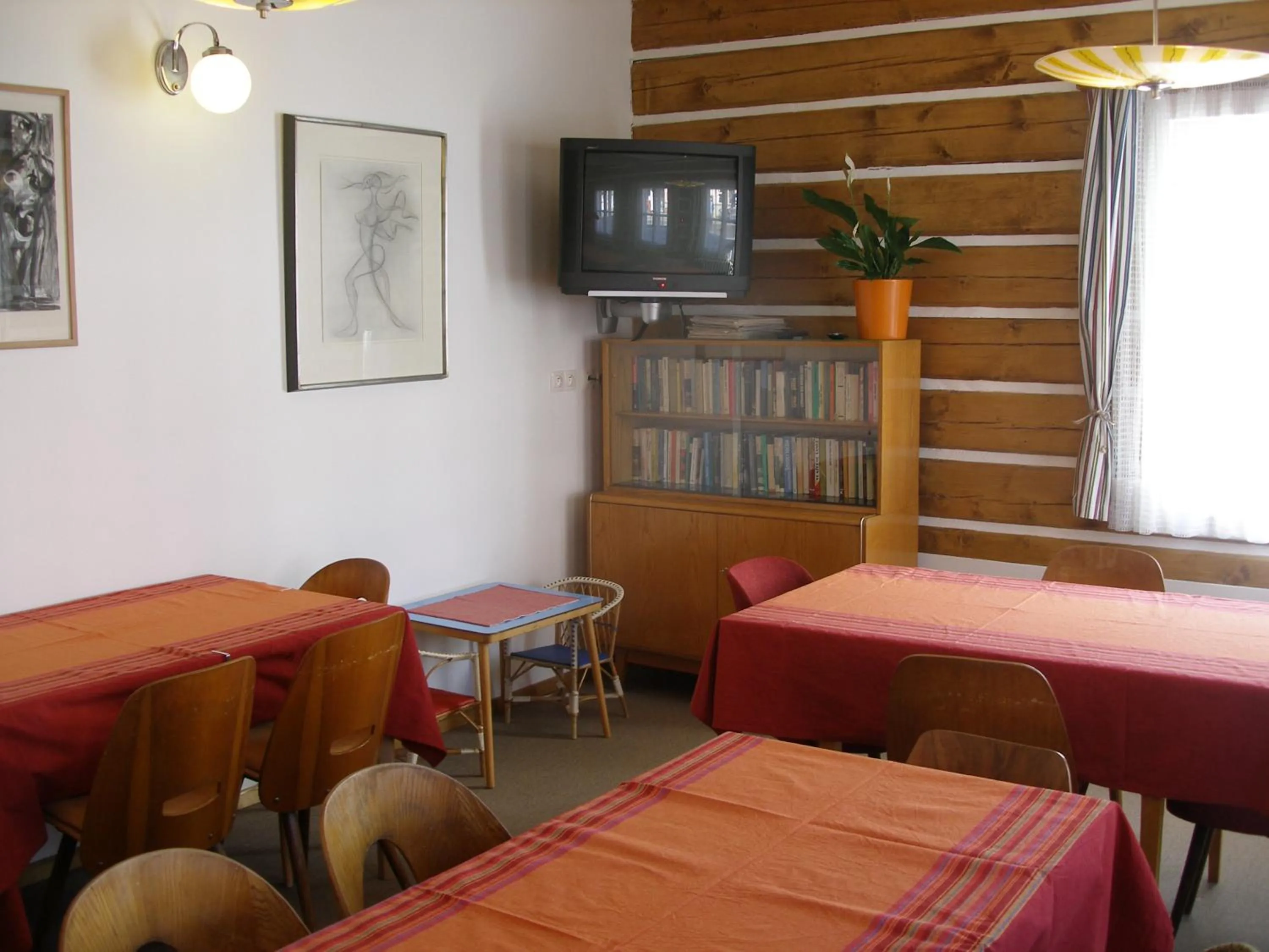 Communal lounge/ TV room in Pecka Penzion