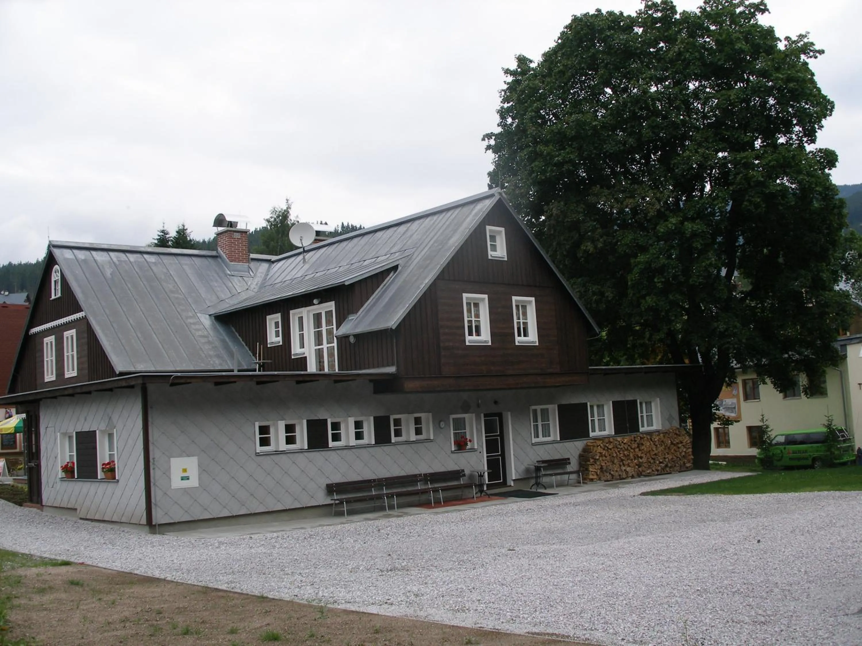 Facade/entrance in Pecka Penzion