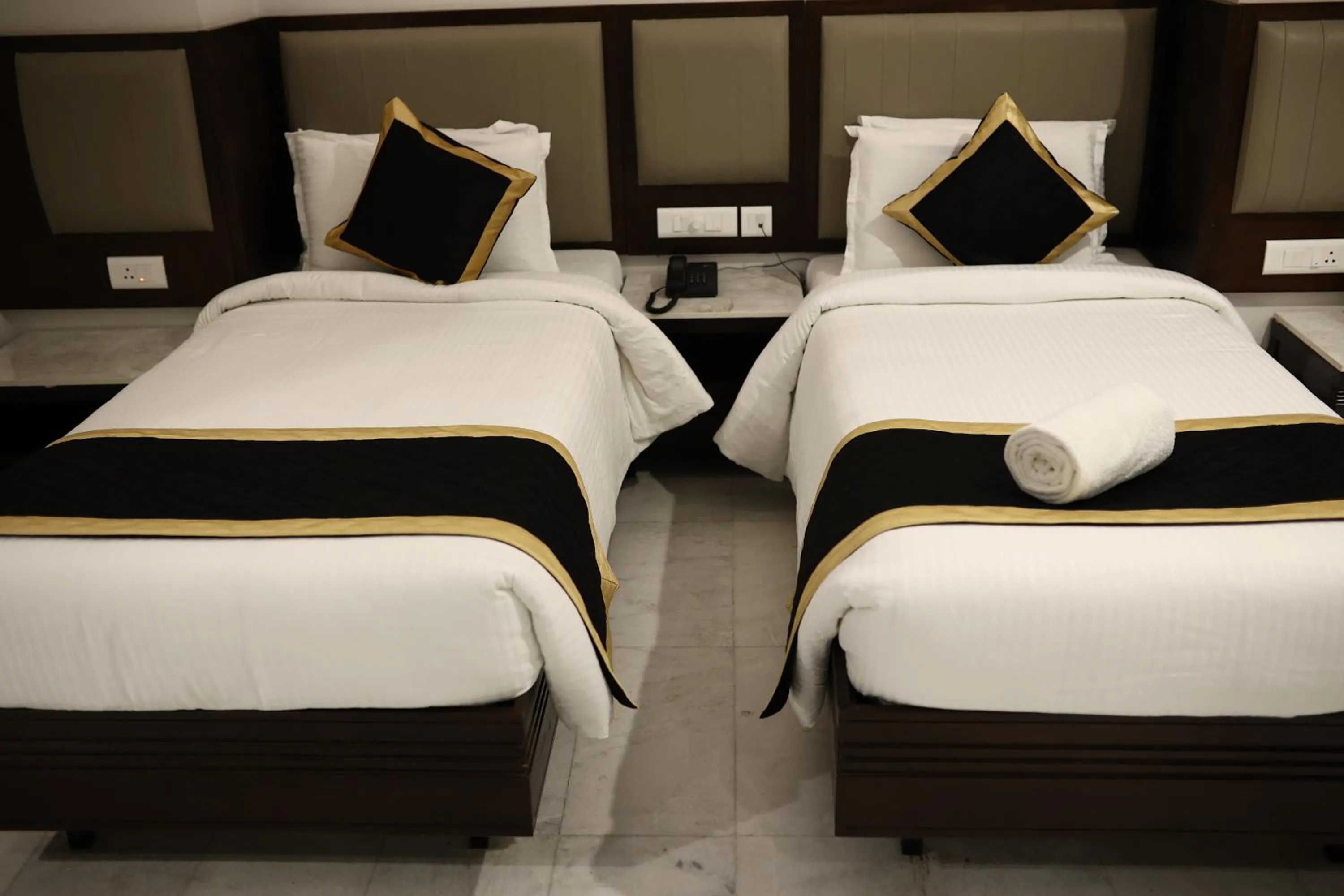 Bedroom, Bed in Hotel Saratharajans