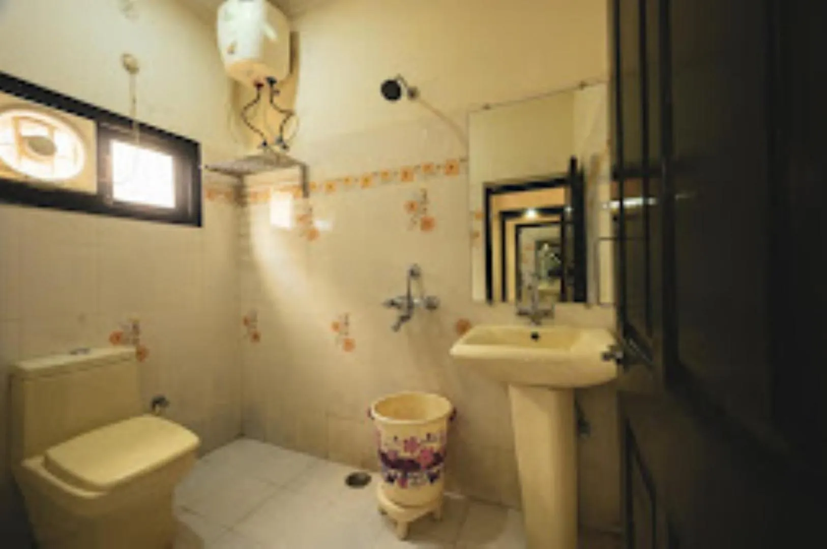 Toilet, Bathroom in HOTEL FOUR SEASON , Varanasi