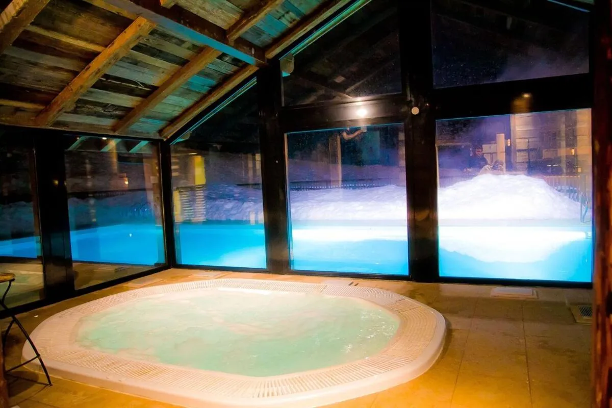 Hot Tub in Les Alpages d'Herbefin