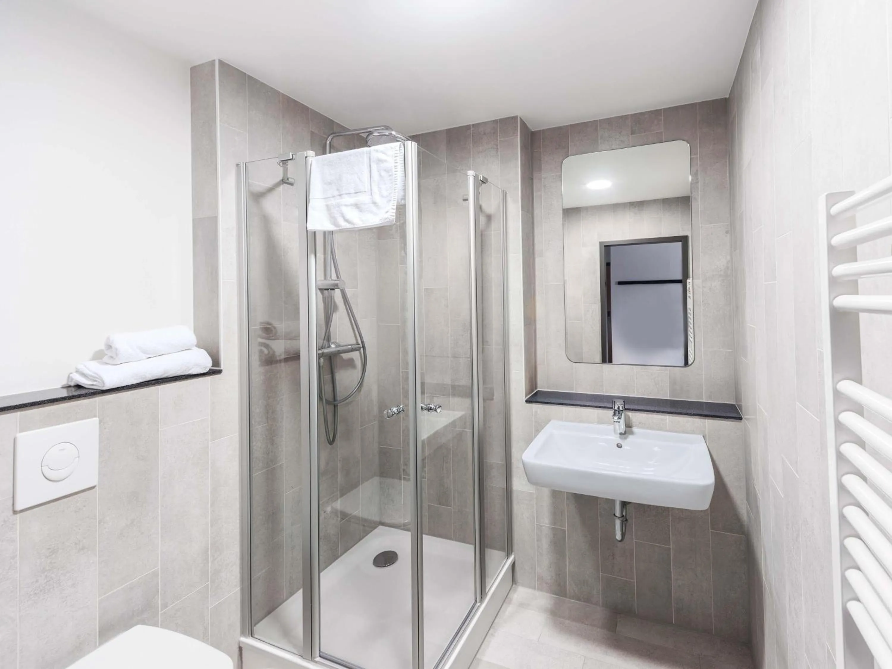 Shower in B&B HOTEL Gotha-Hbf