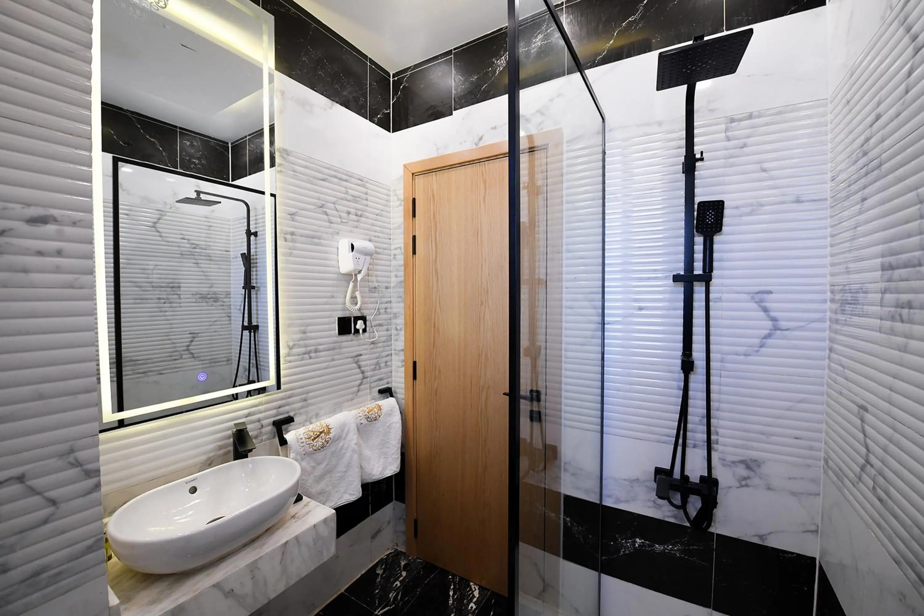 Shower in Arabella Premium Residence - New Cairo