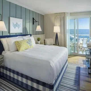 Bed in Cliff House Maine