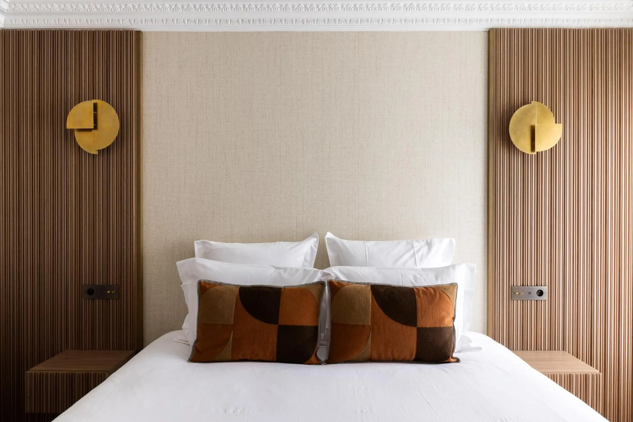 Bedroom, Bed in HIGHSTAY - Luxury Serviced Apartments - Centre Pompidou