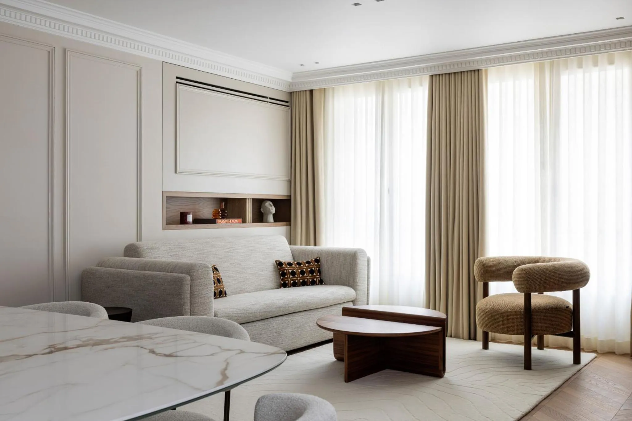 TV and multimedia, Bed in HIGHSTAY - Luxury Serviced Apartments - Centre Pompidou