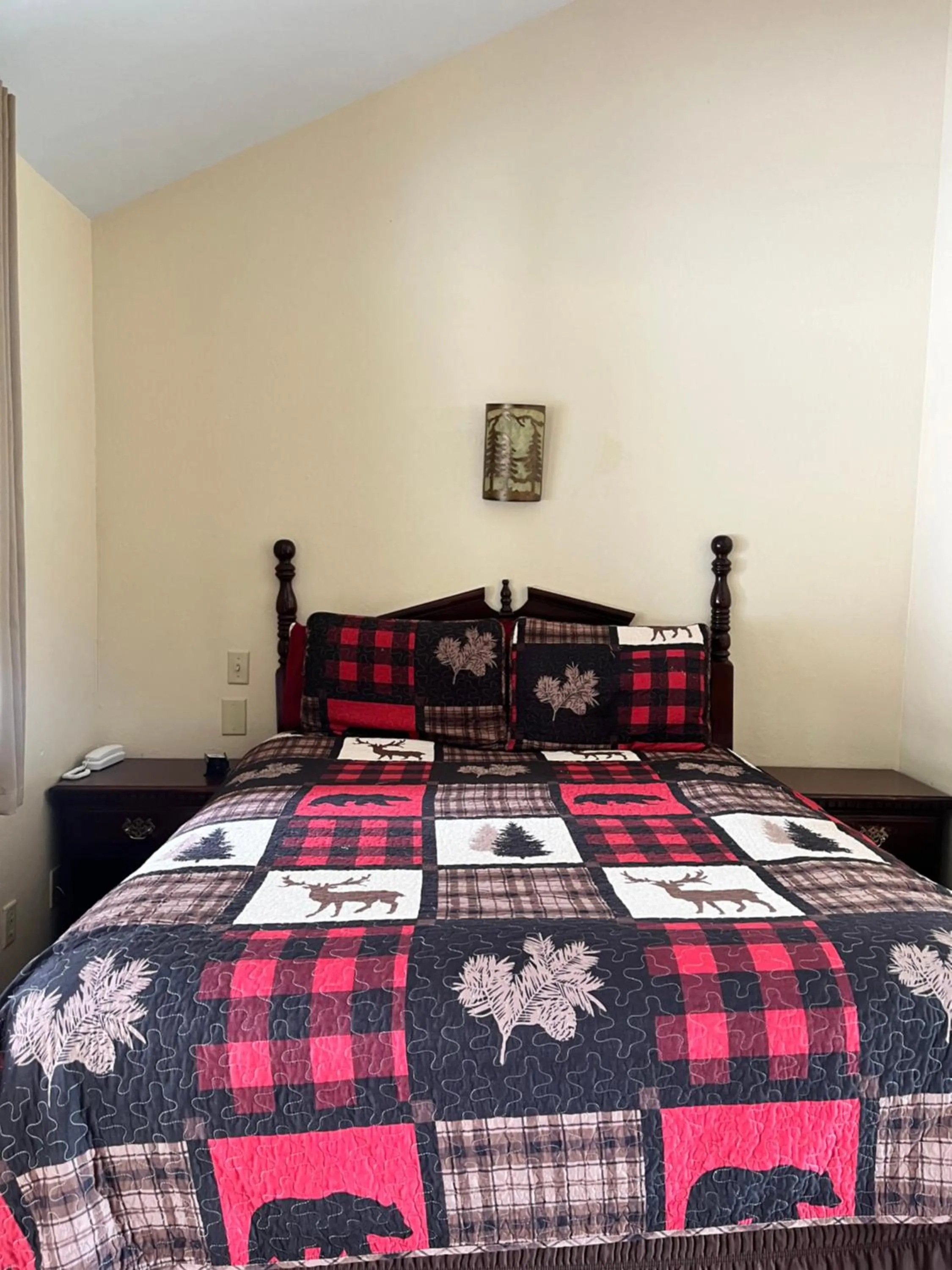 Bed in Dean Creek Resort