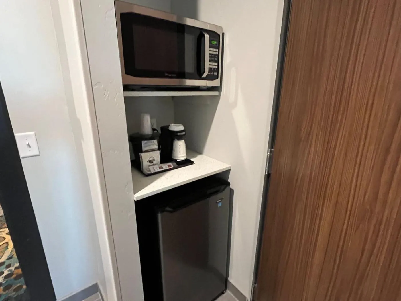 oven in La Quinta Inn & Suites by Wyndham Yuma