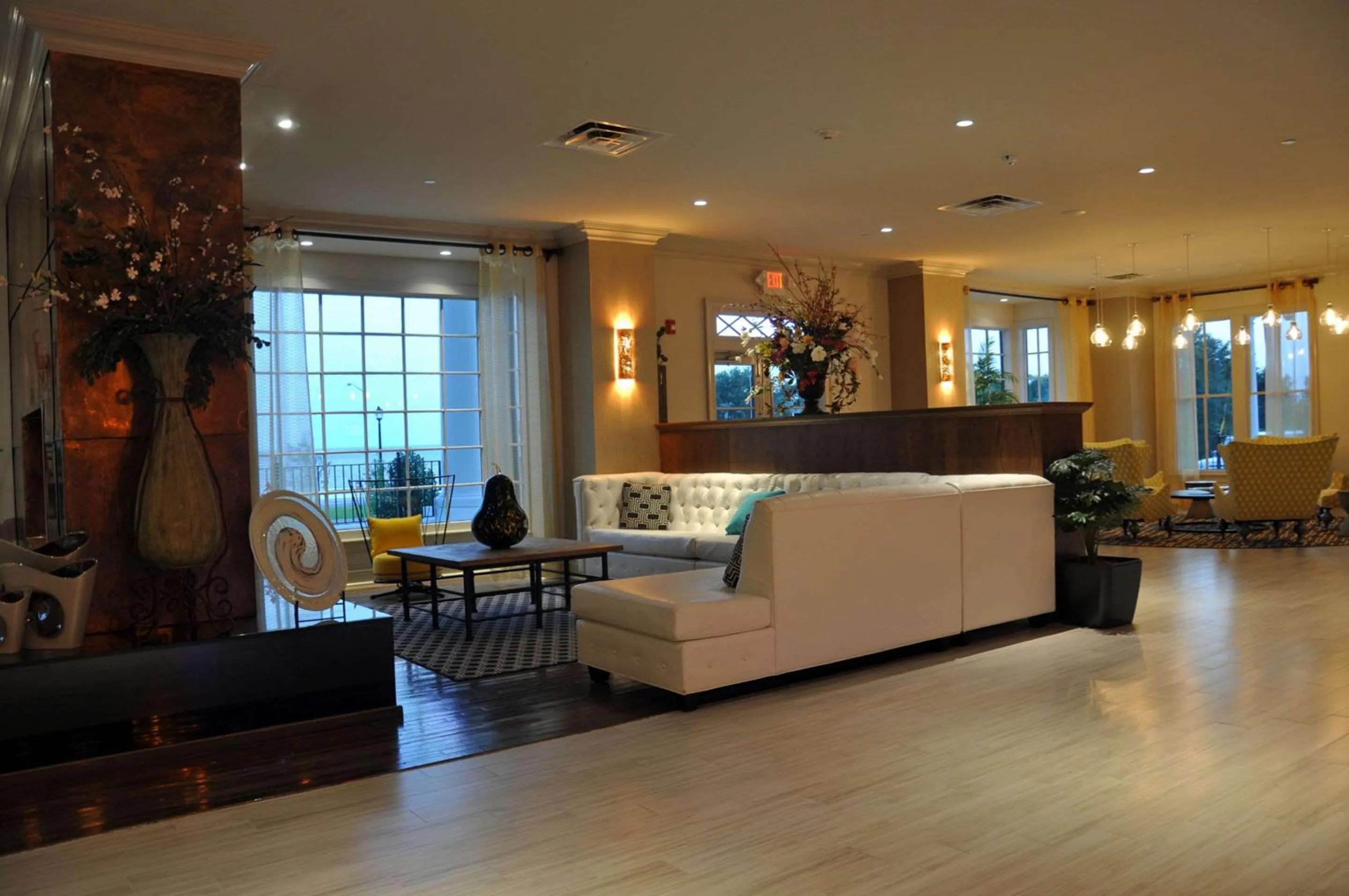 Lobby or reception in White House Hotel