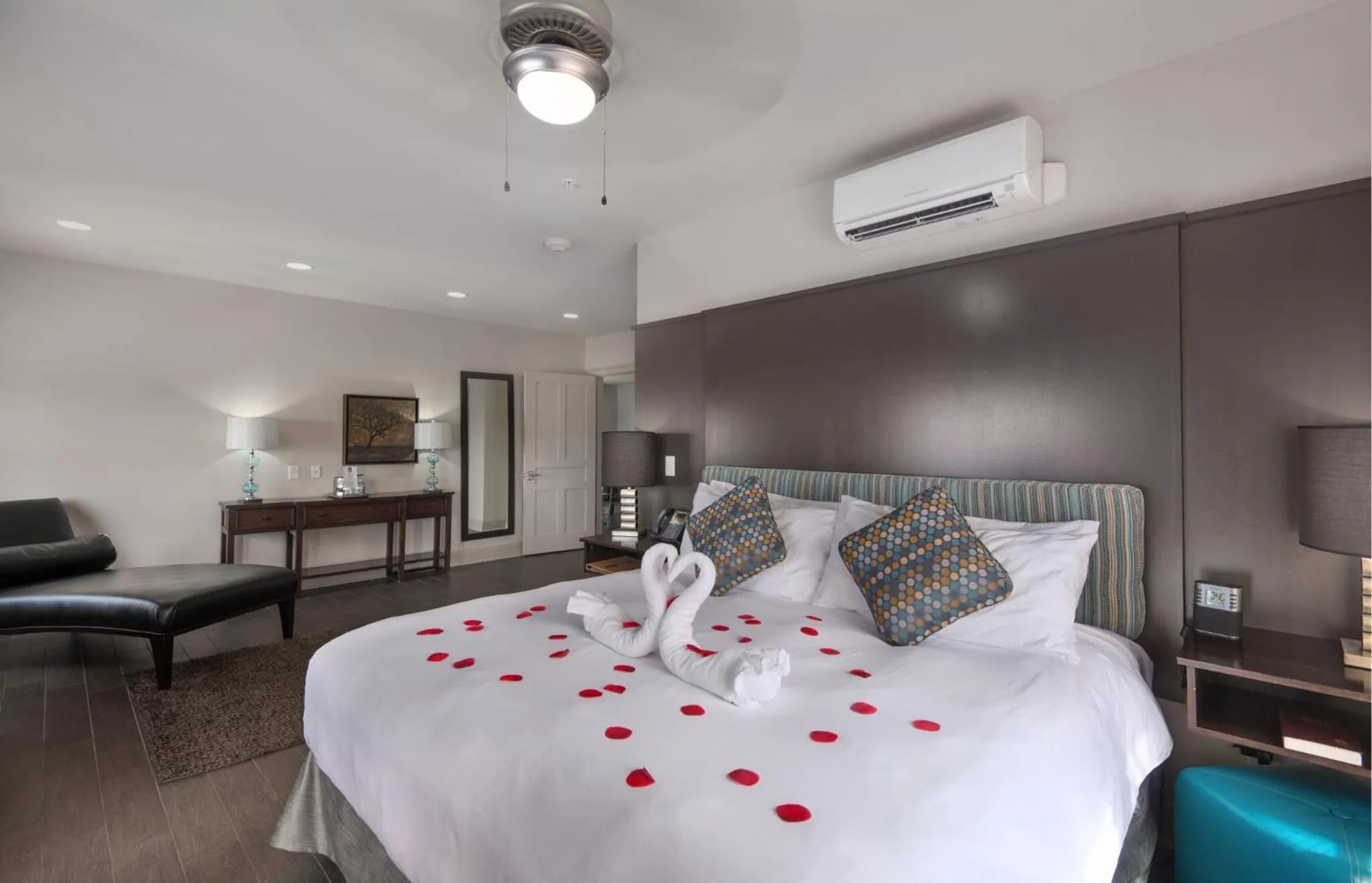 Bed in White House Hotel