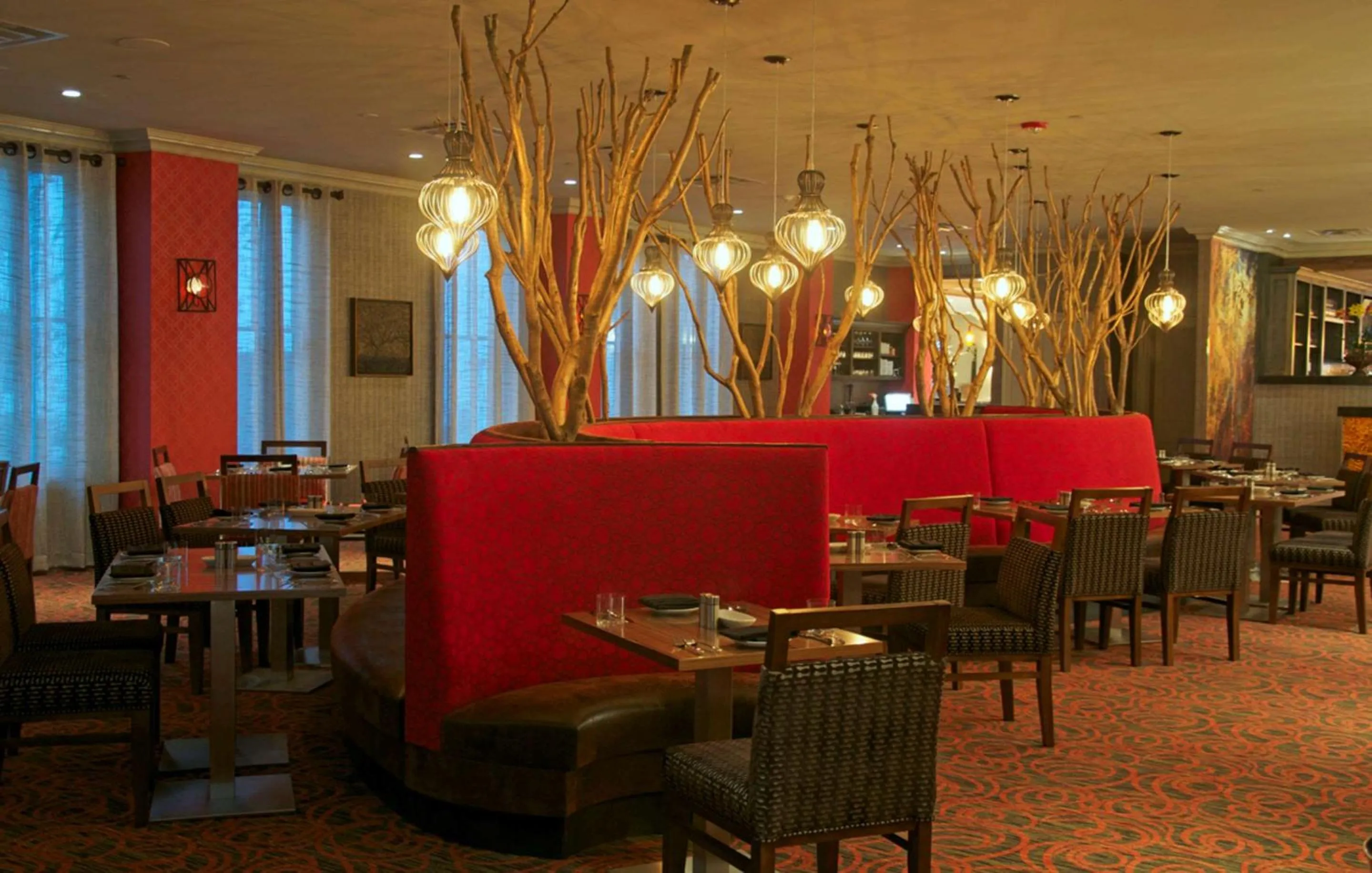 Restaurant/places to eat in White House Hotel