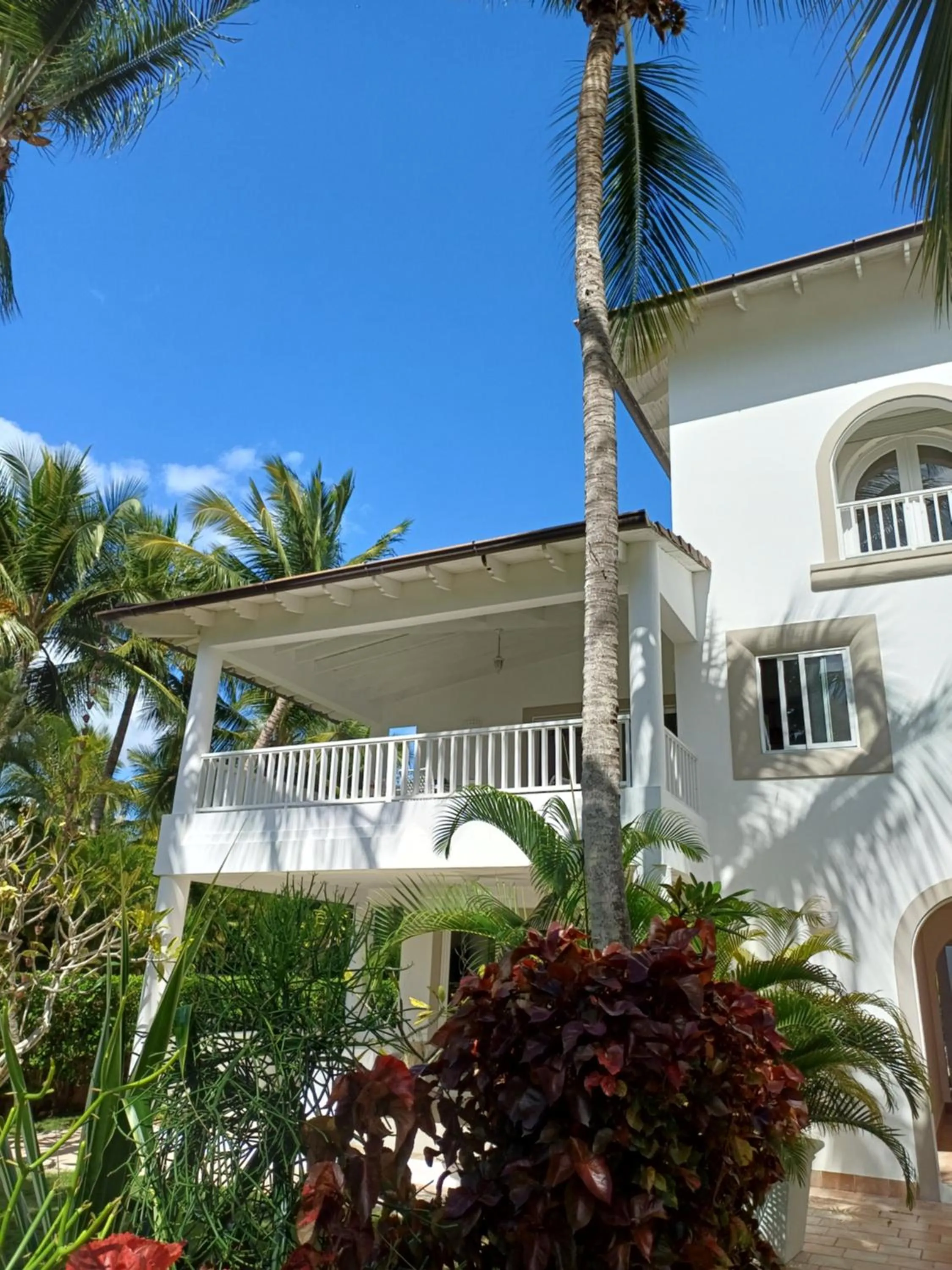 TRACADERO Beach Club & Holidays Rentals