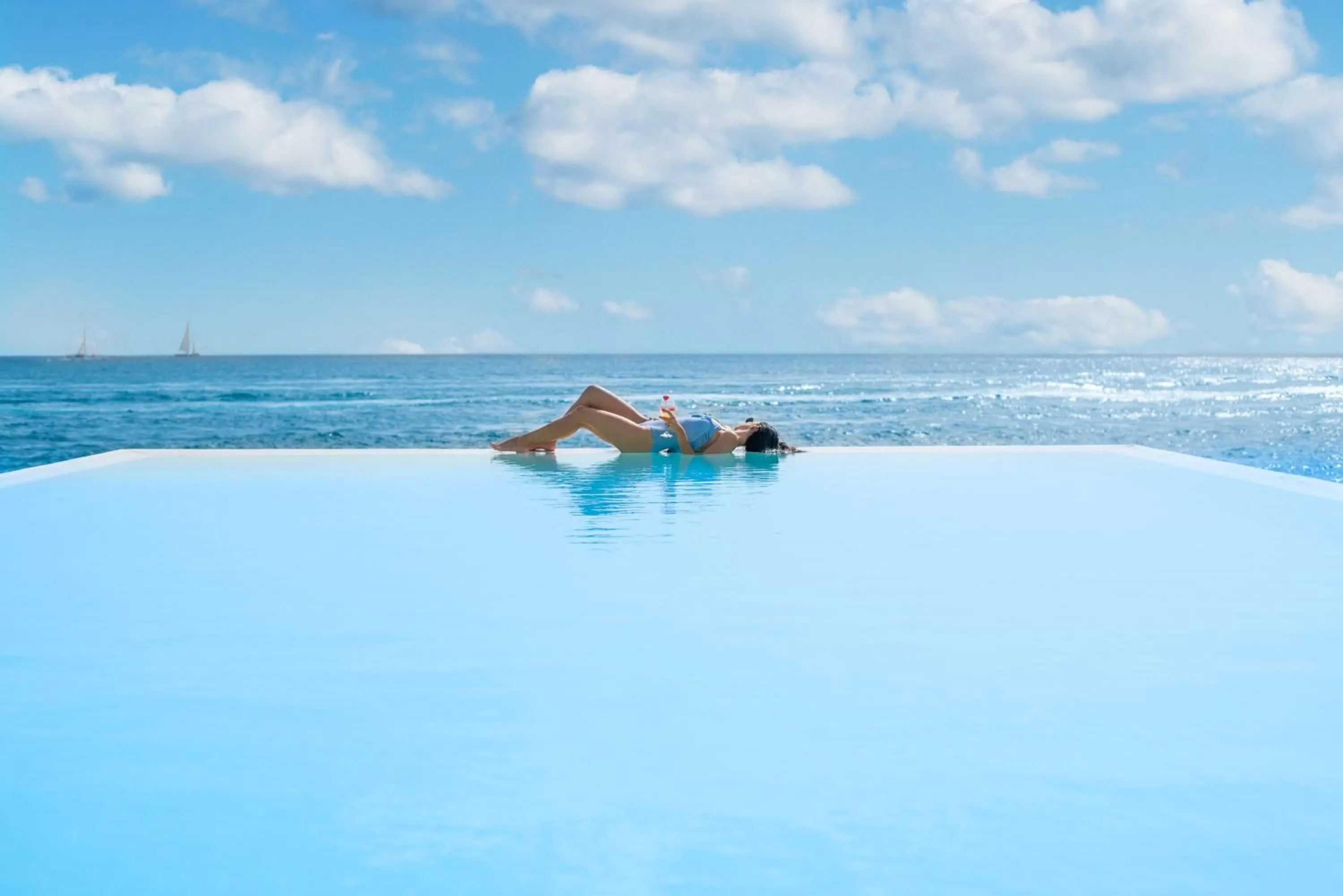 Pool view in TRACADERO Beach Club & Holidays Rentals