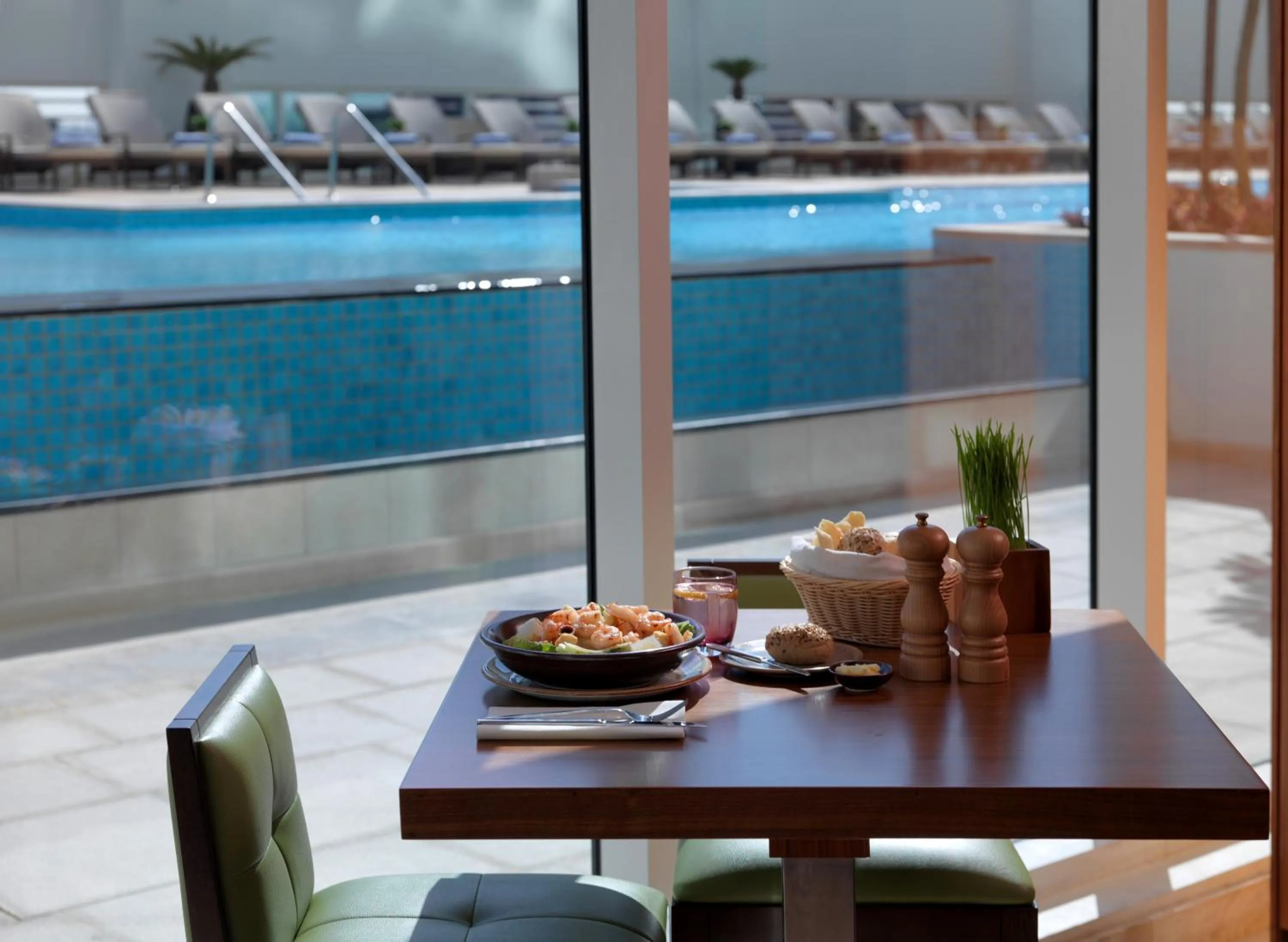 Restaurant/places to eat in DAMAC Maison Canal Views