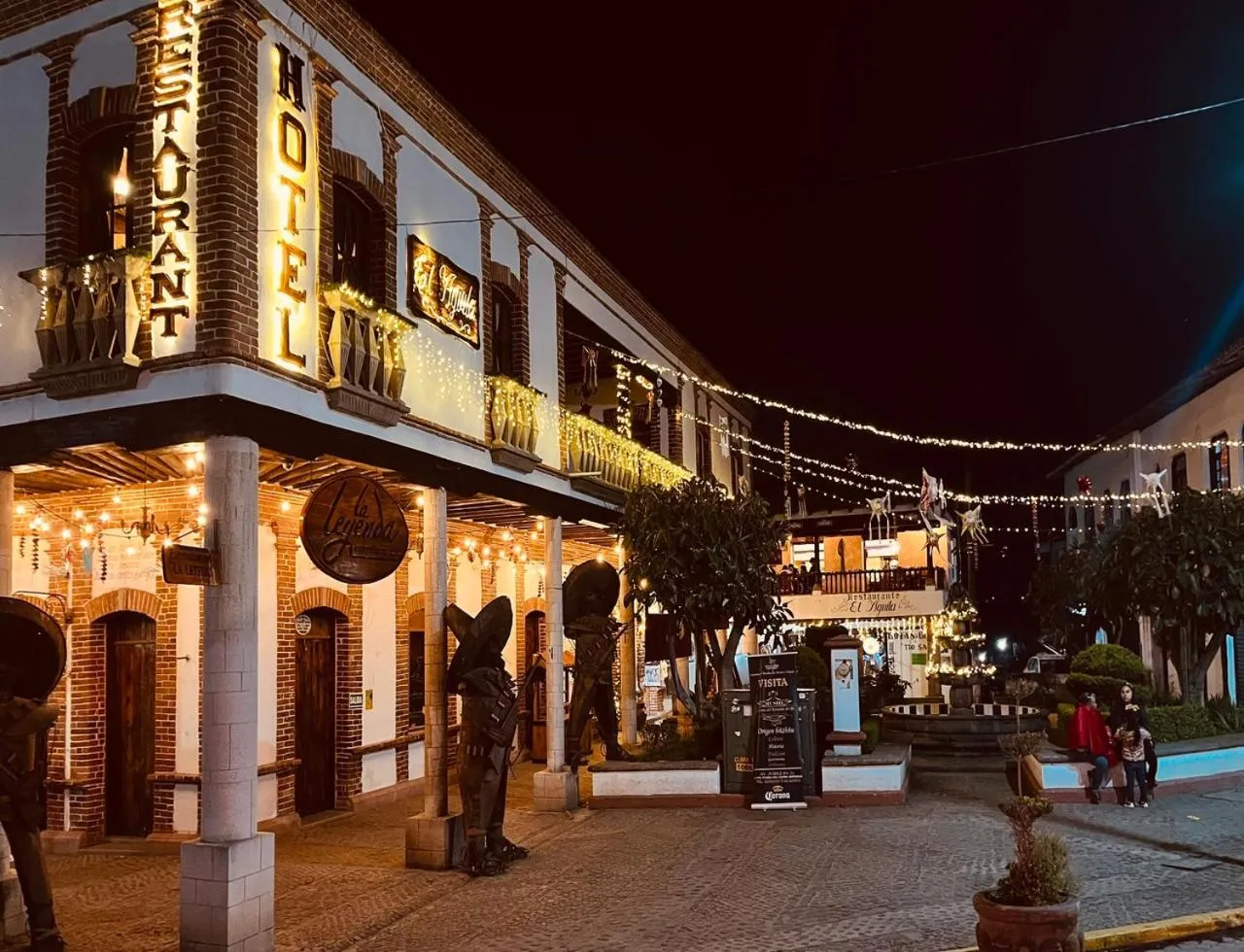 Property building in Hotel El Aguila, Villa del Carbón