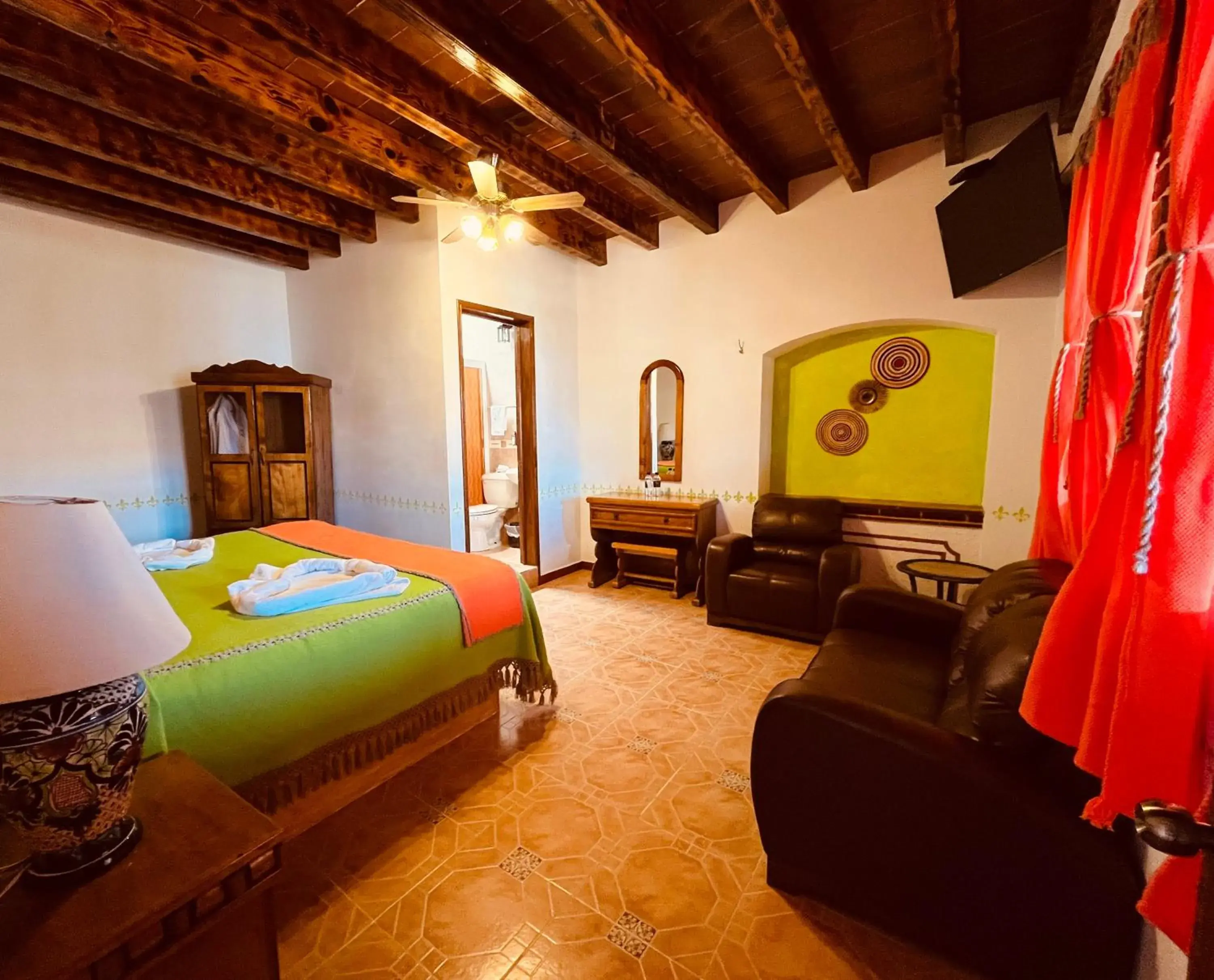 Superior King Room in Hotel El Aguila, Villa del Carbón Superior King Room in Hotel El Aguila, Villa del Carbón