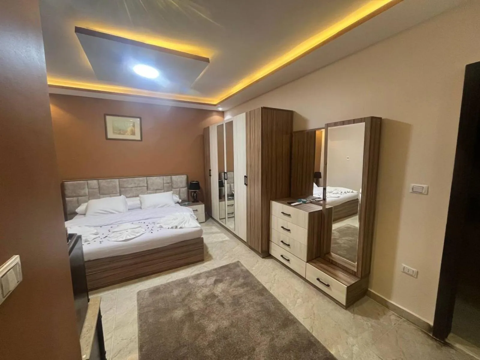 Bed in Nun Pyramids INN