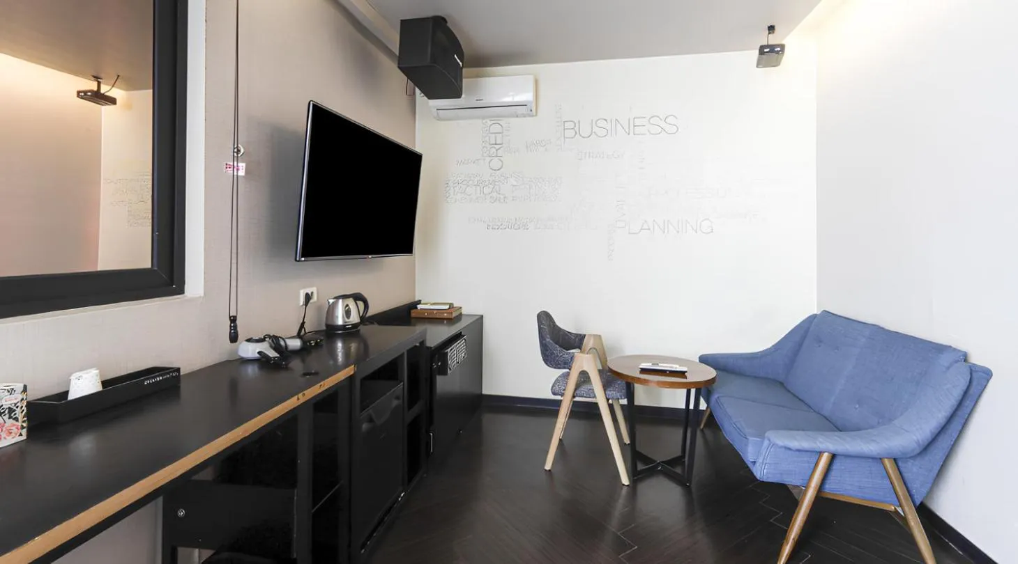 TV and multimedia in 2 Heaven Hotel Seomyeon