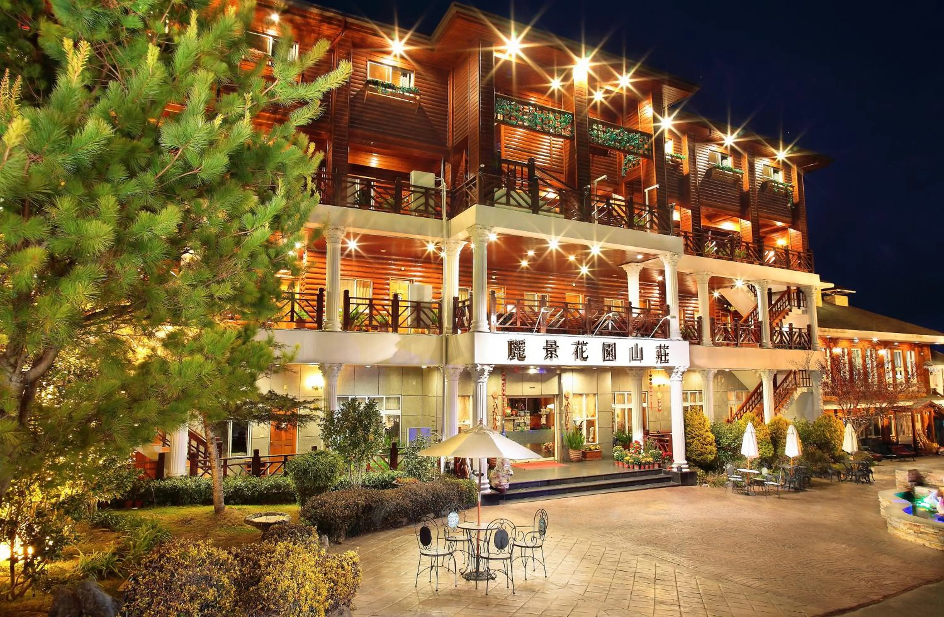 Facade/entrance in Liching Garden Villa