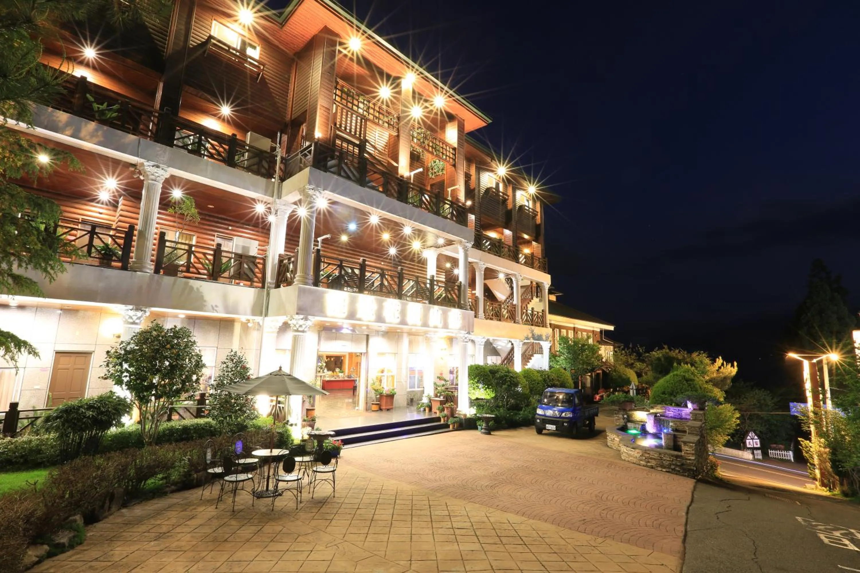 Facade/entrance in Liching Garden Villa