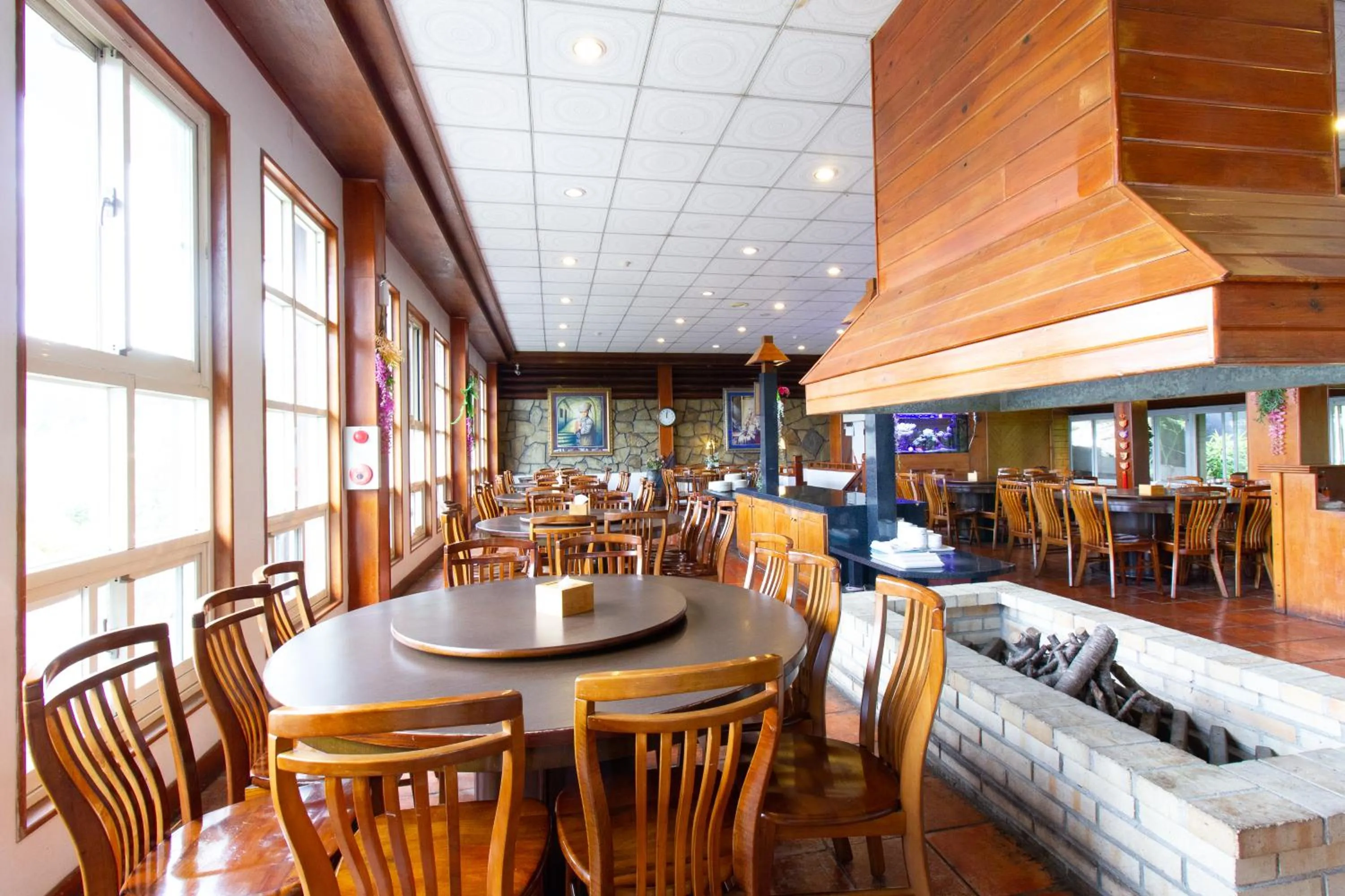 Restaurant/places to eat in Liching Garden Villa