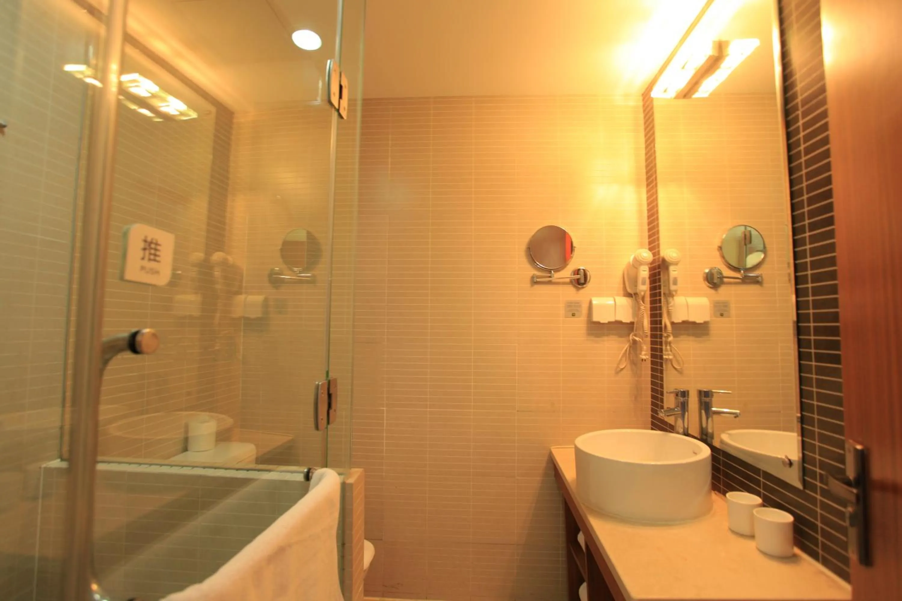 Greentree Inn Shanghai West Huaxia Road Metro Station Express Hotel