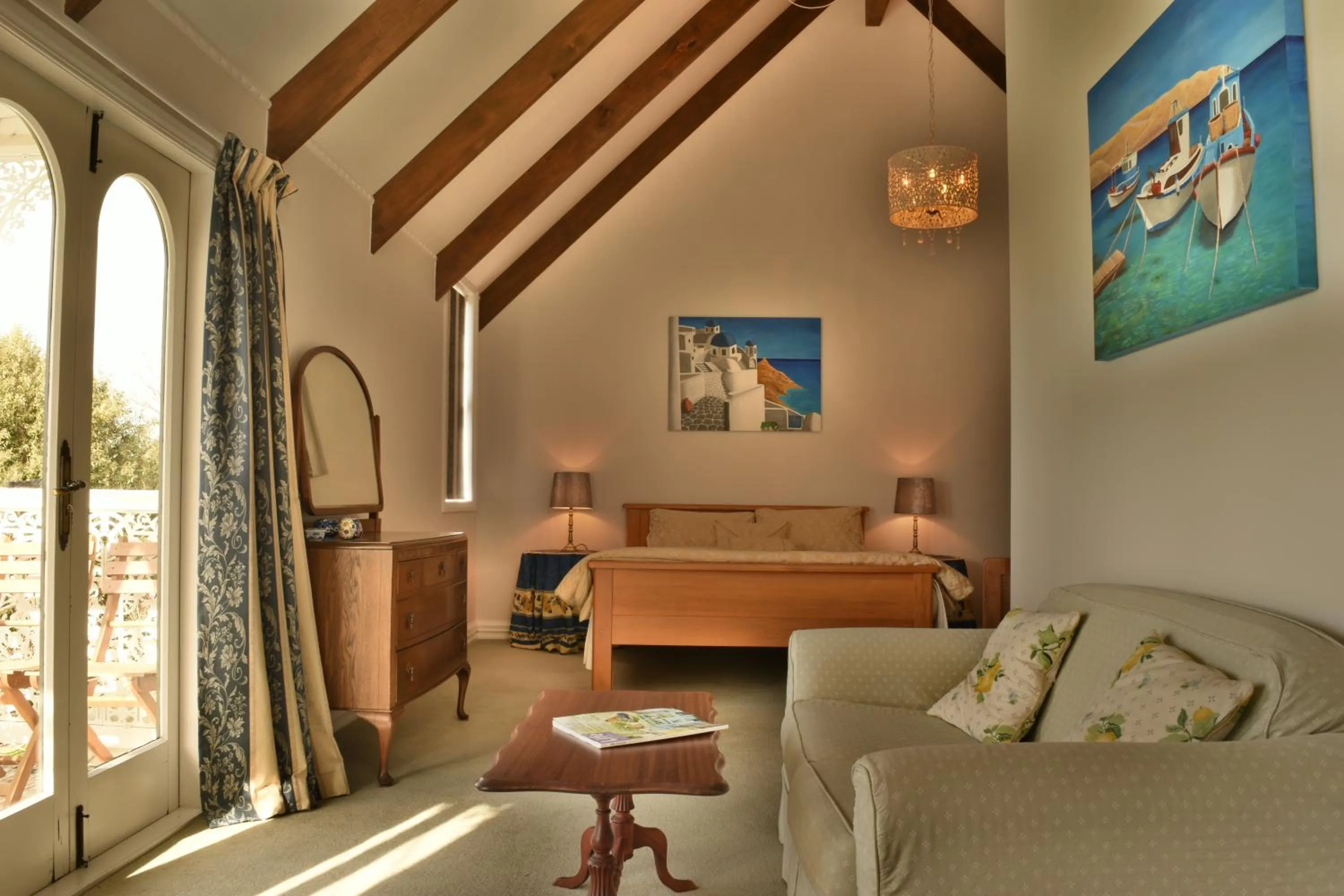 Queen Room with Sea View - single occupancy in Country Homestead at Black Sheep Farm