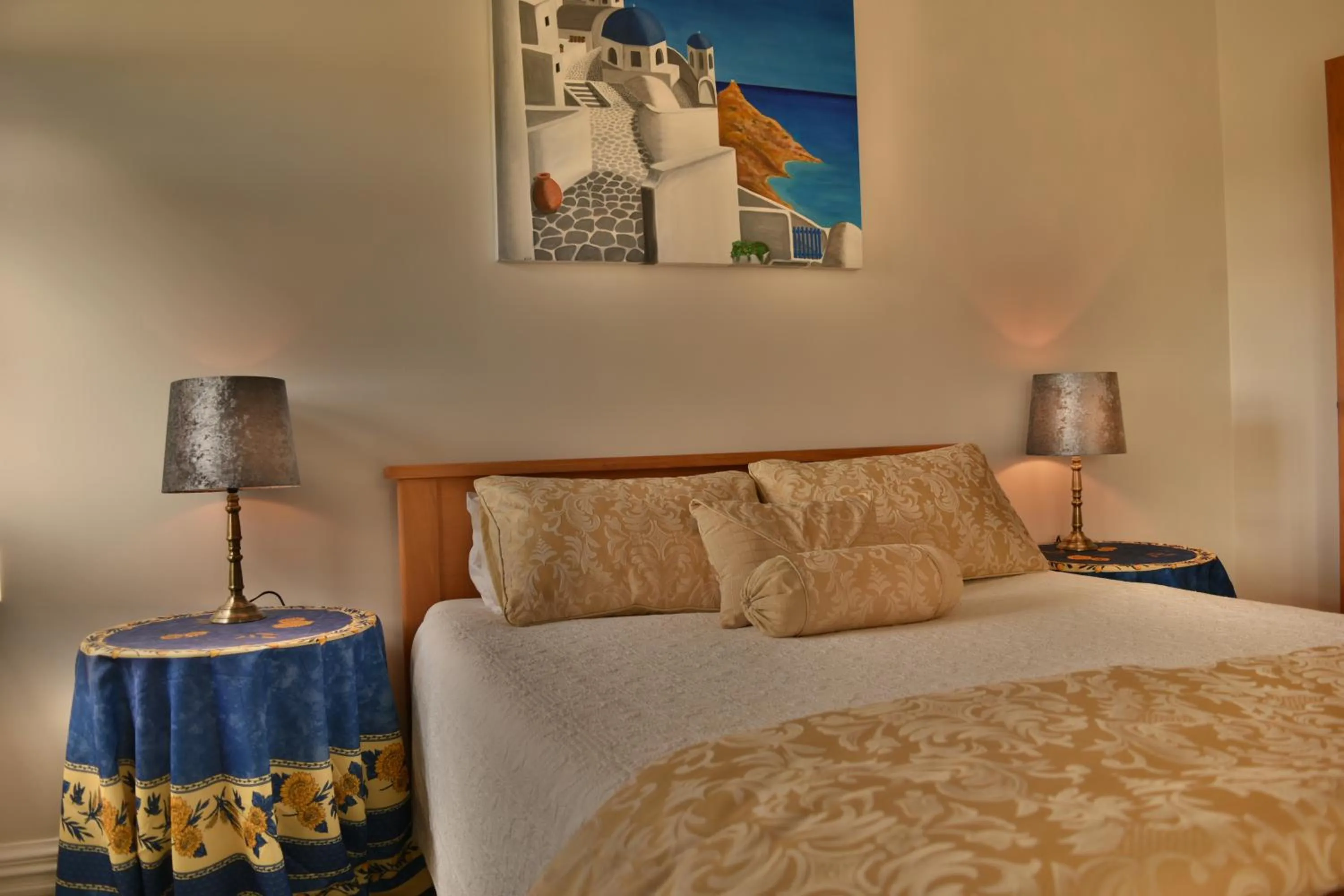 Queen Room with Sea View - single occupancy in Country Homestead at Black Sheep Farm