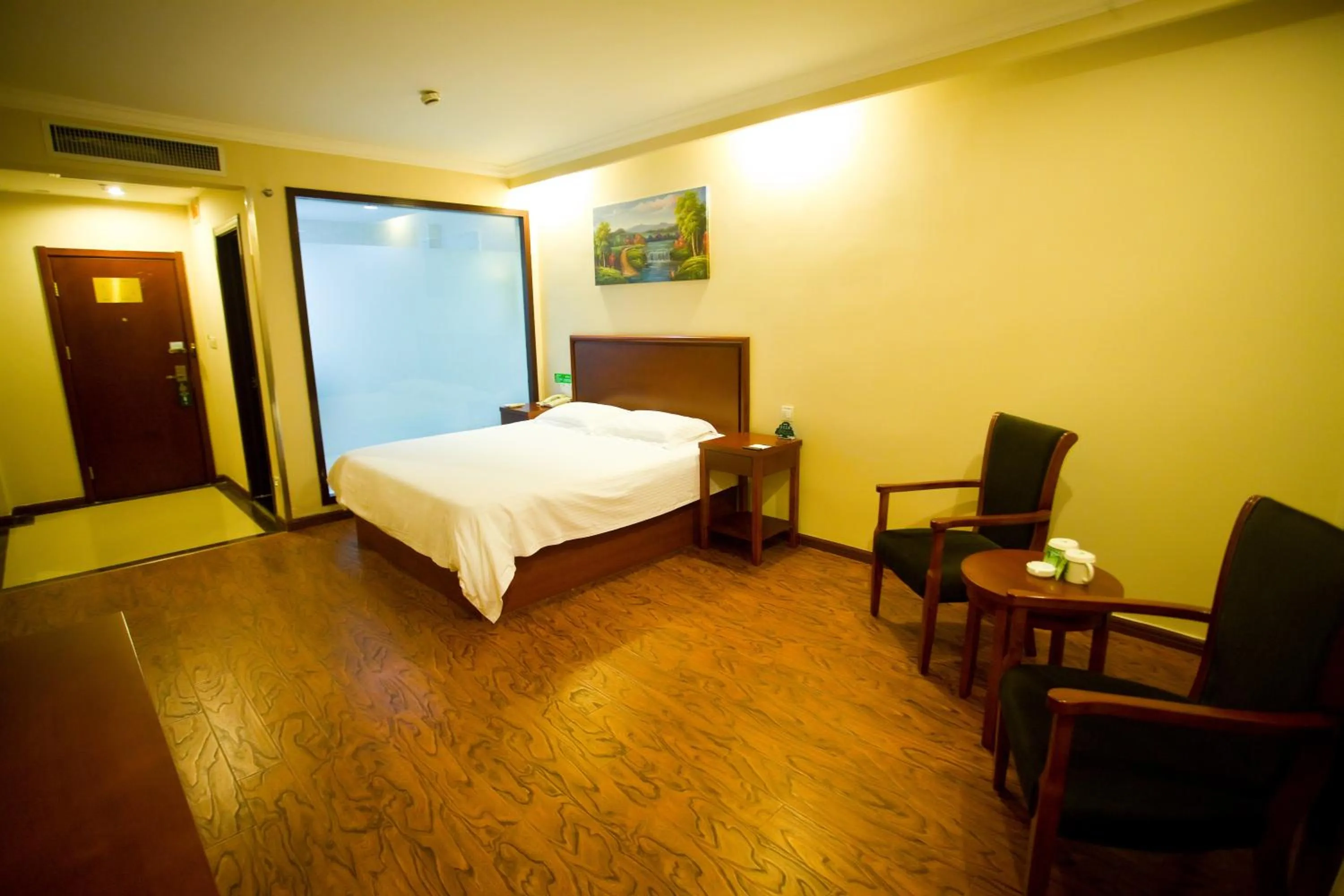 Bedroom, Bed in GreenTree Inn Shanghai Meilan Lake Hutai Road Express Hotel