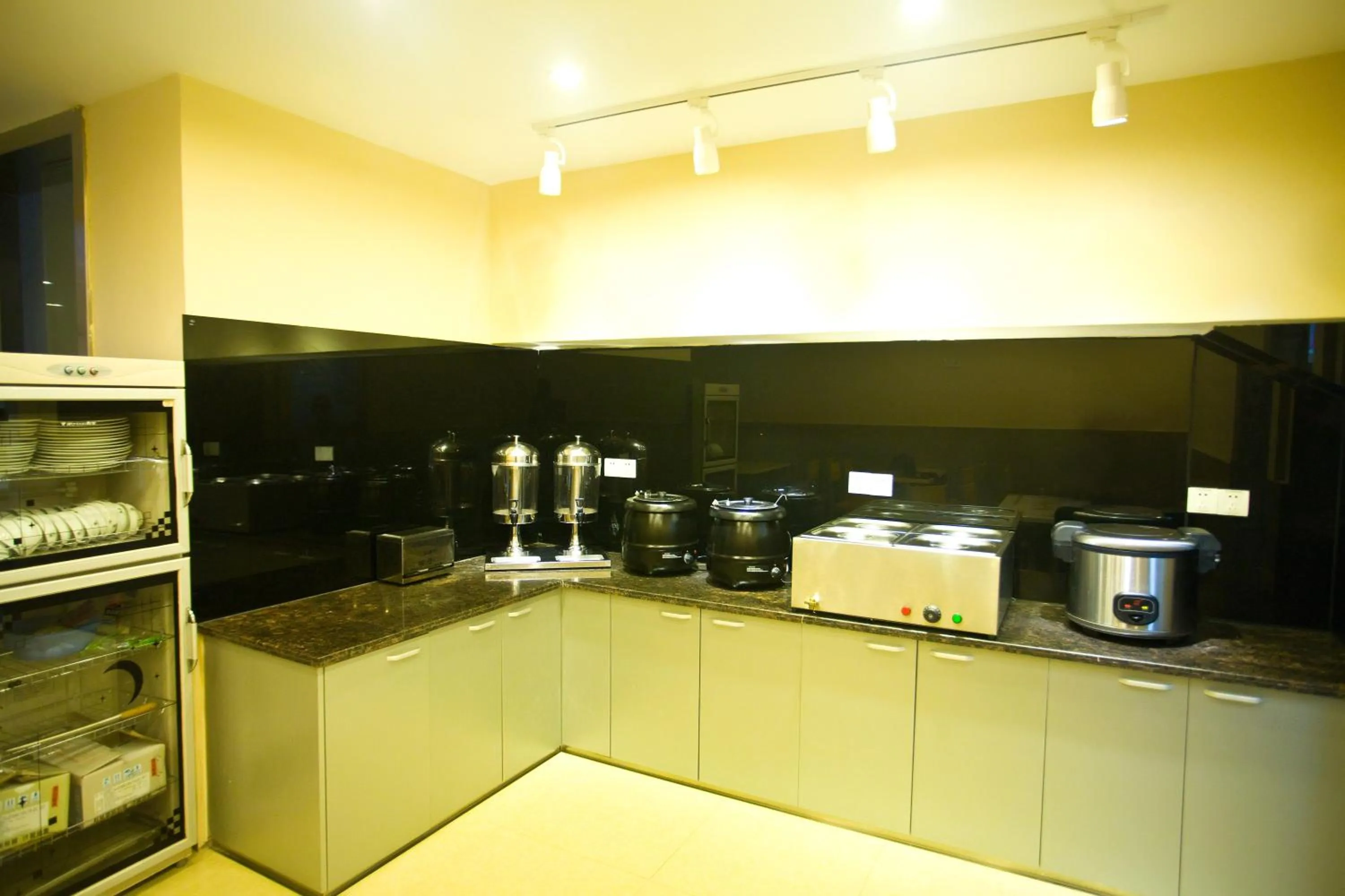 Kitchen or kitchenette in GreenTree Inn Shanghai Meilan Lake Hutai Road Express Hotel