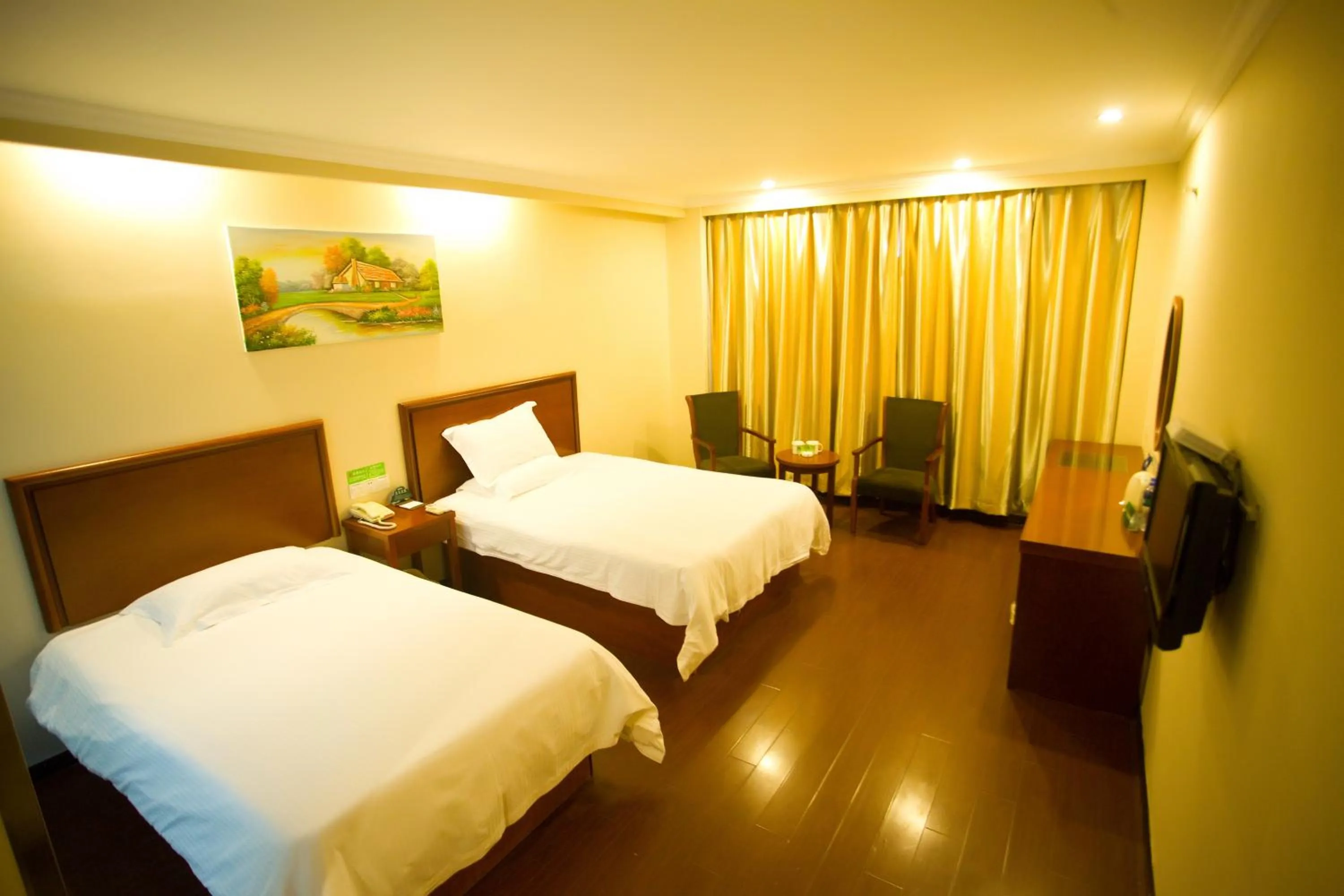 Bedroom, Bed in GreenTree Inn Shanghai Meilan Lake Hutai Road Express Hotel