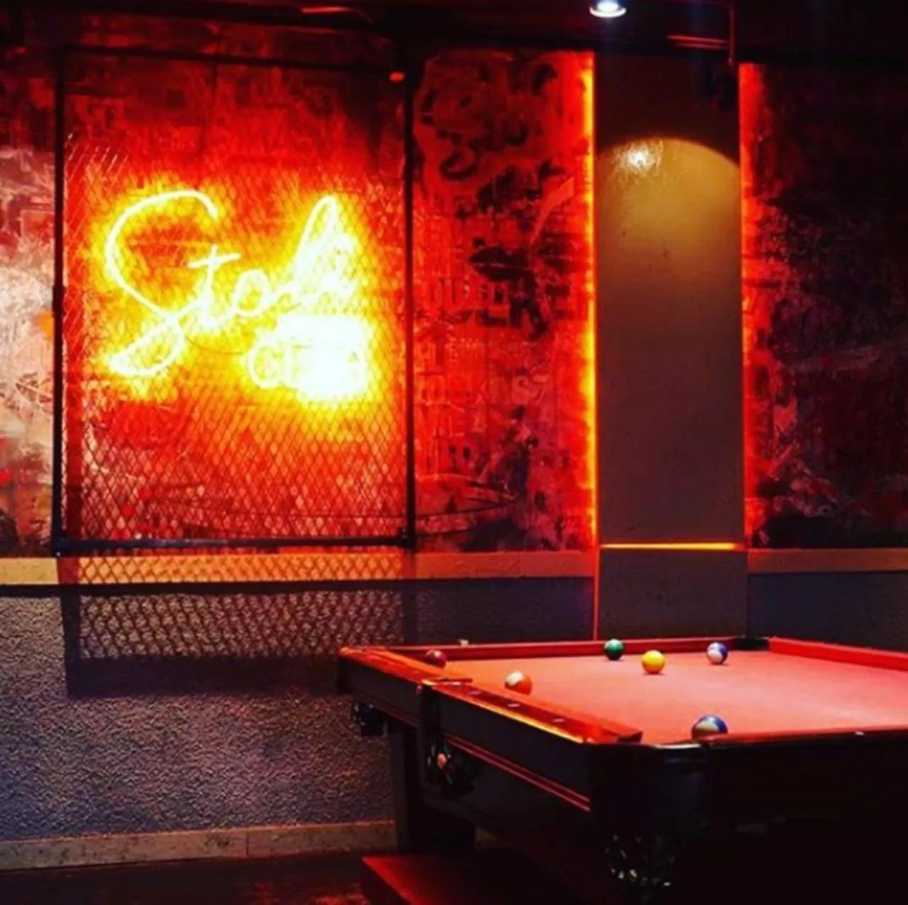 Billiard in Armada Avenue Hotel