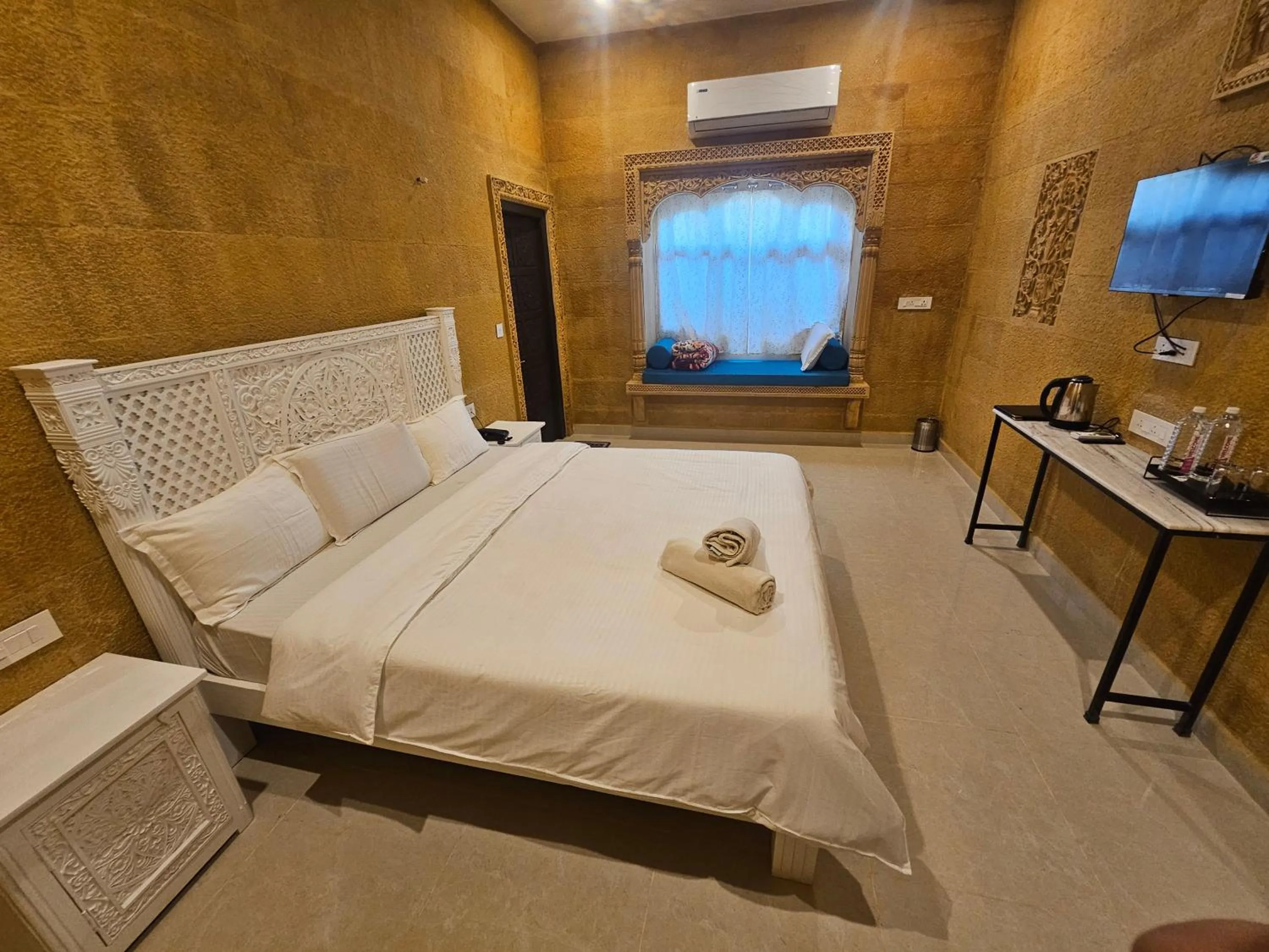 Bed in Hotel Royal Haveli