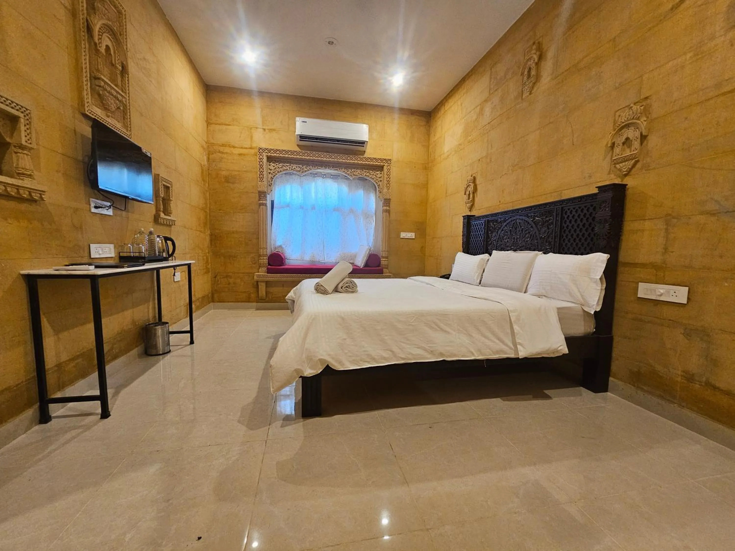 Bed in Hotel Royal Haveli