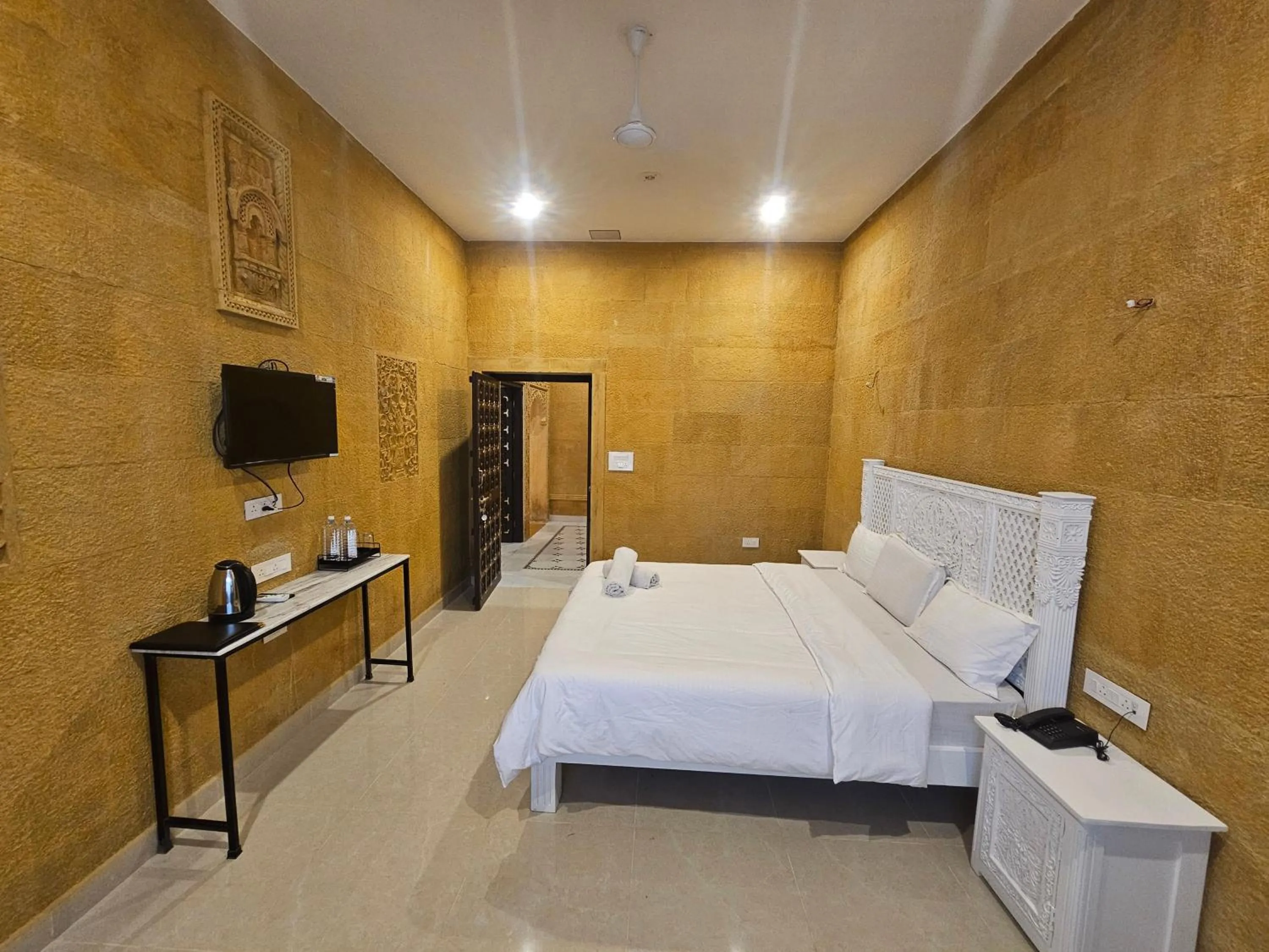 Bed in Hotel Royal Haveli