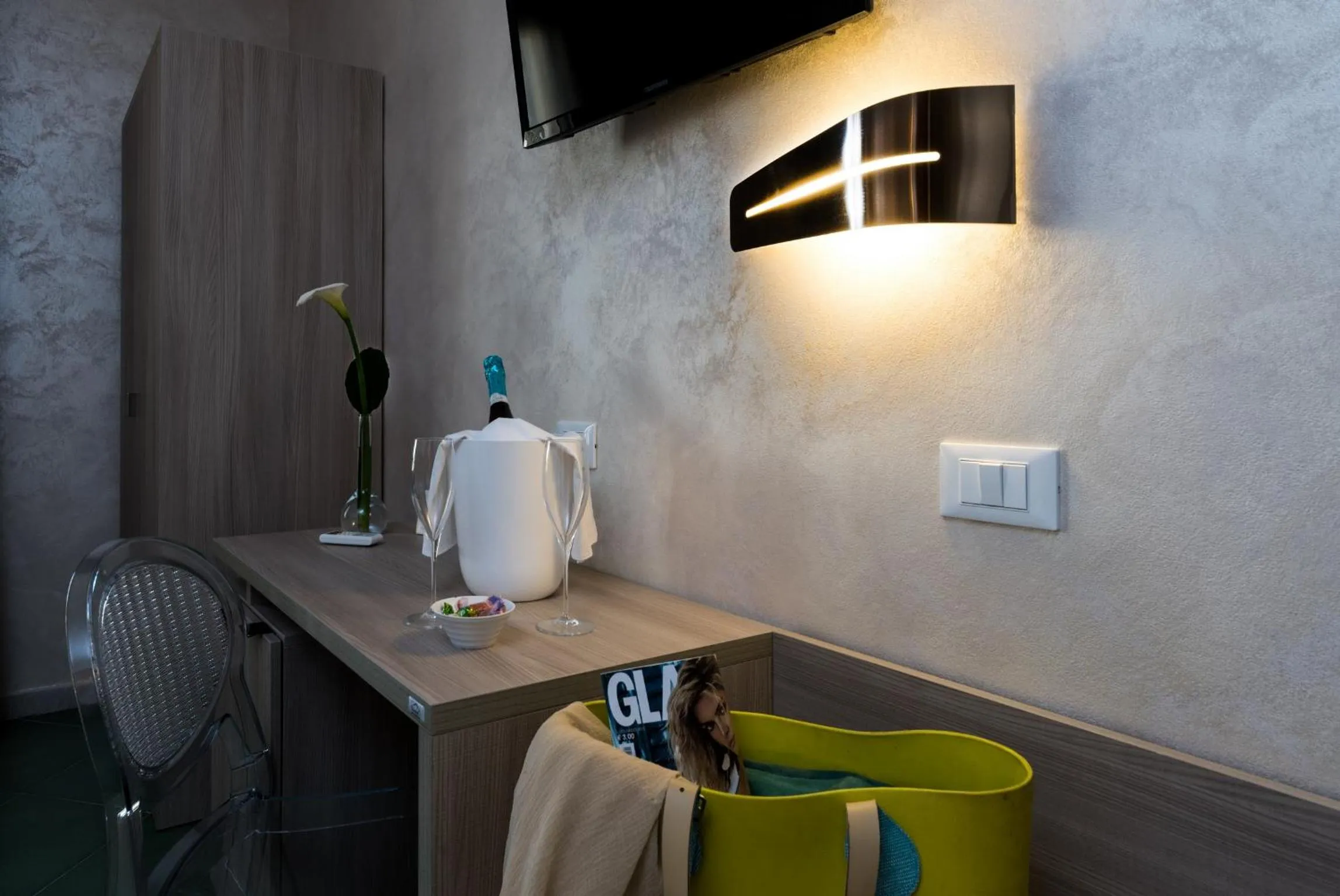 TV and multimedia in Hotel Biancolilla