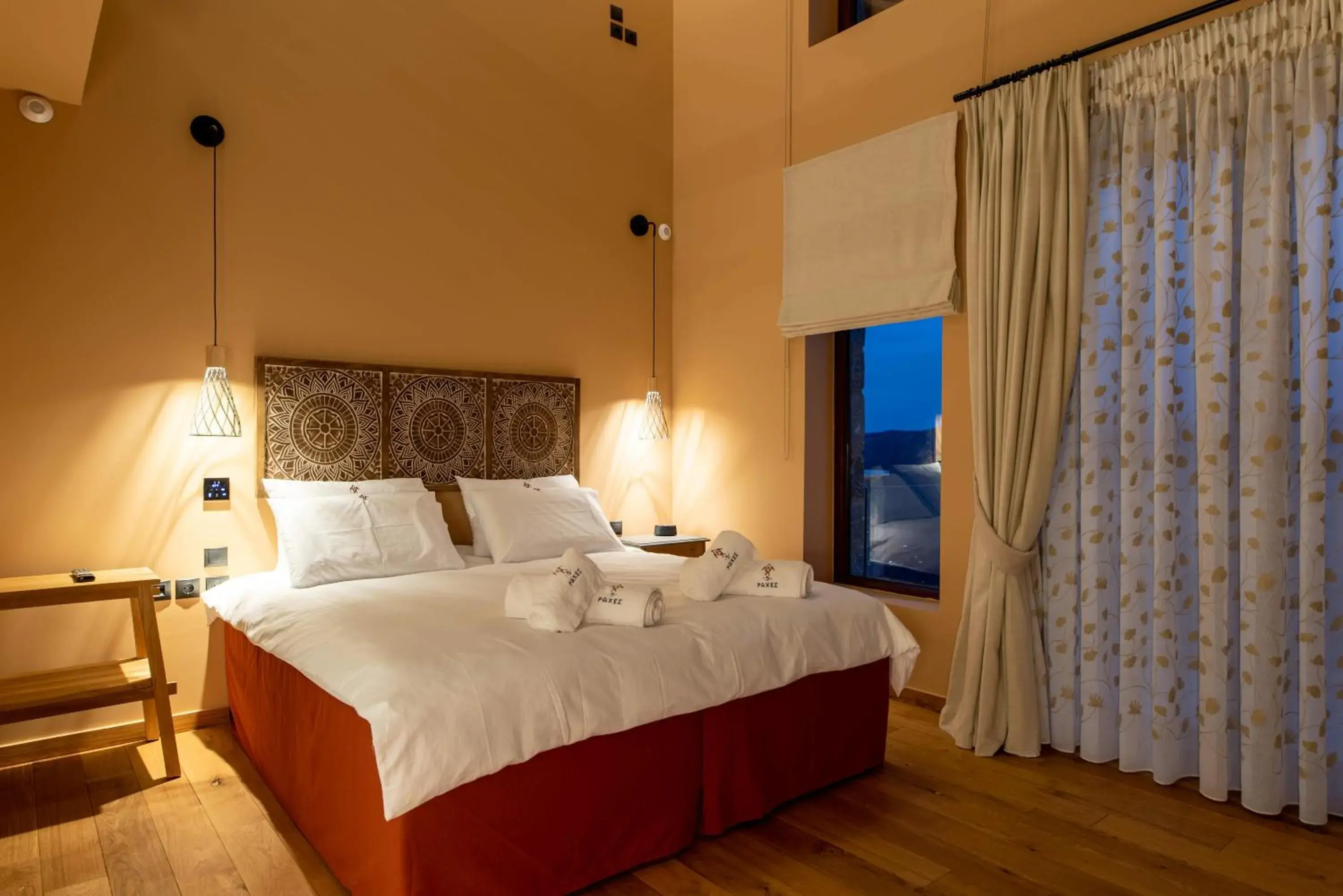 Signature Suite with Mountain View in 5 Raches Suites Signature Suite with Mountain View in 5 Raches Suites