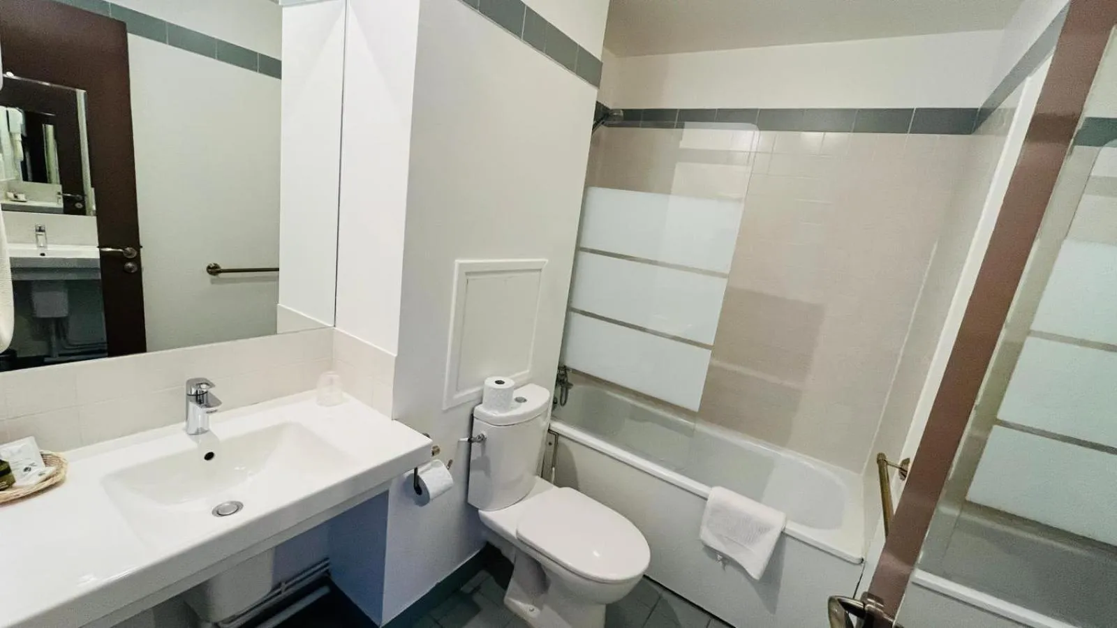 Hotel Paris Vesinet-LogisHotels et Domaine Evenementiel