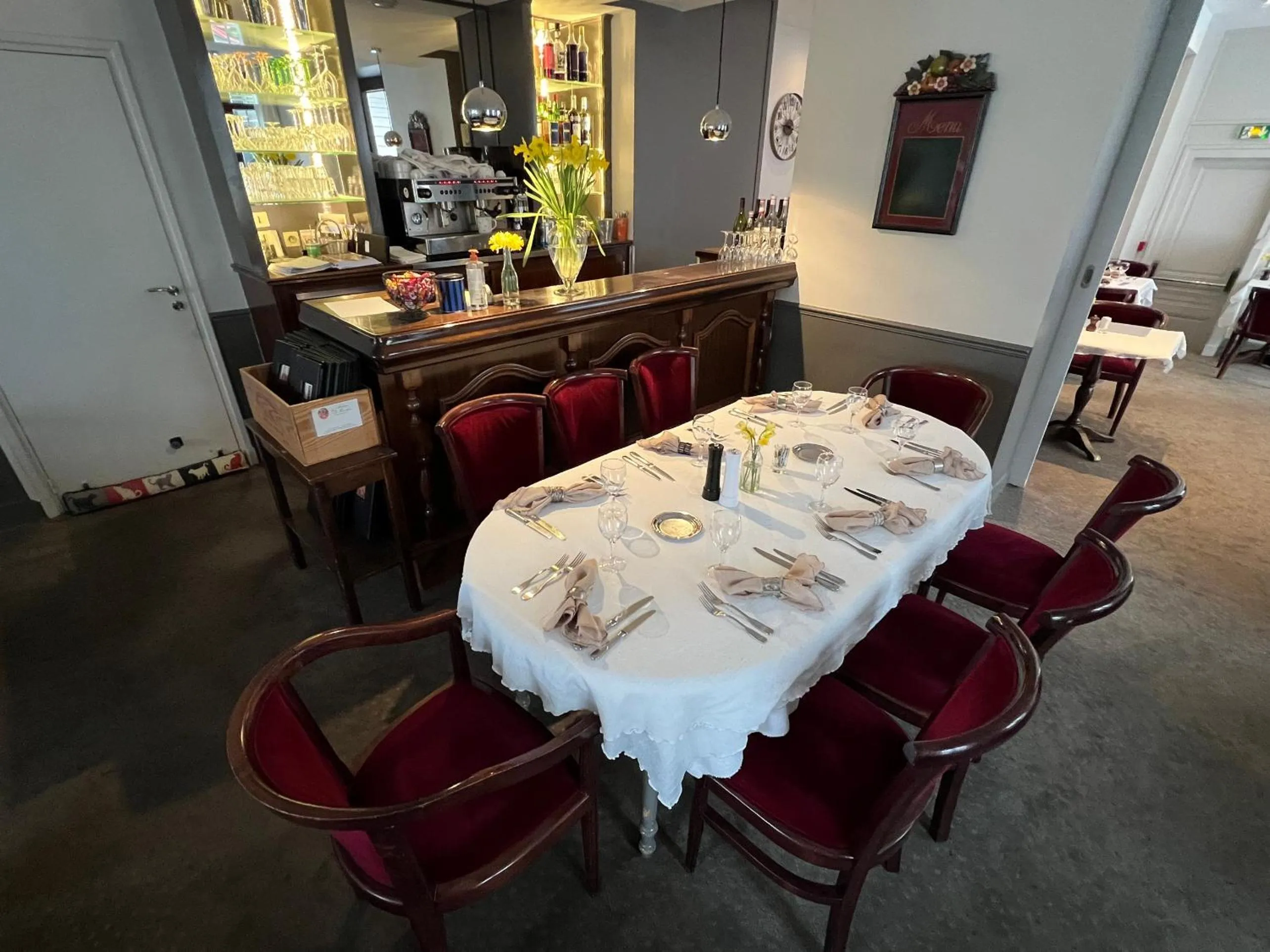 Restaurant/places to eat in Hotel Paris Vesinet-LogisHotels et Domaine Evenementiel