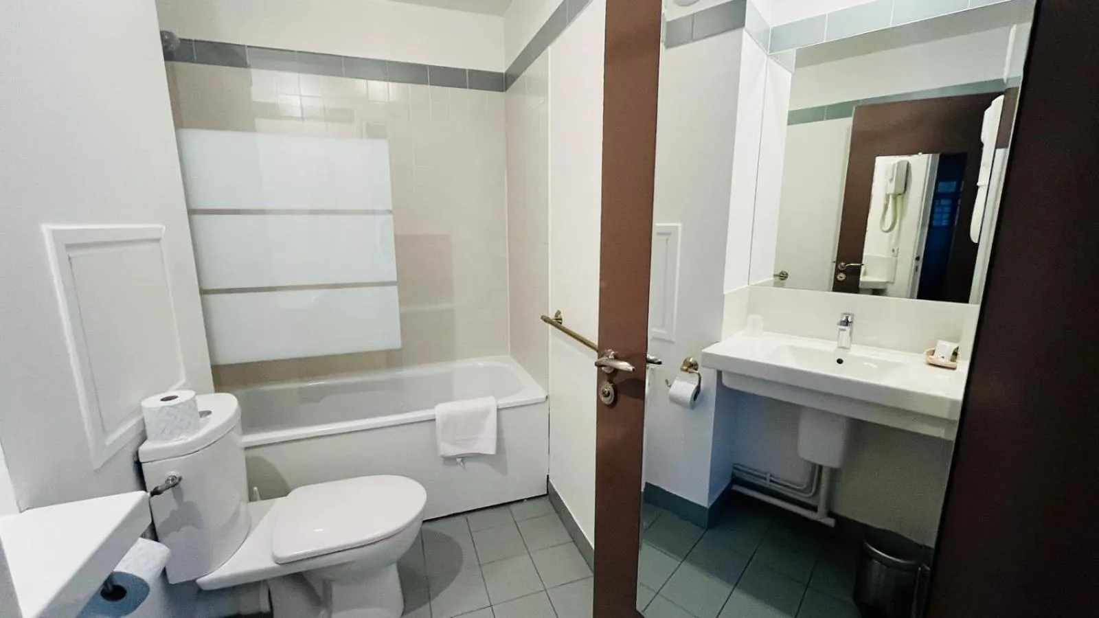 Hotel Paris Vesinet-LogisHotels et Domaine Evenementiel