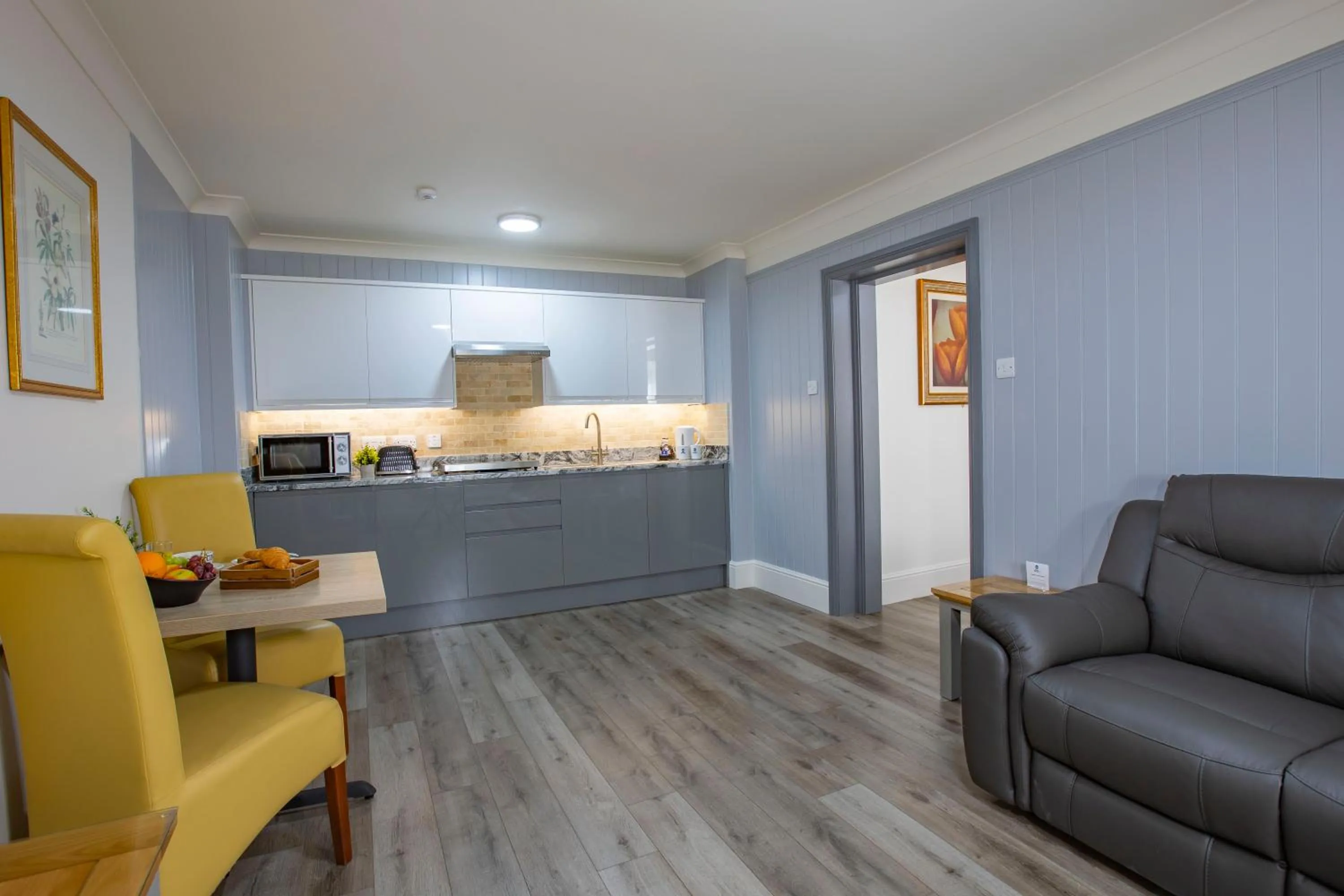 Kitchen or kitchenette in Best Western Manor Hotel