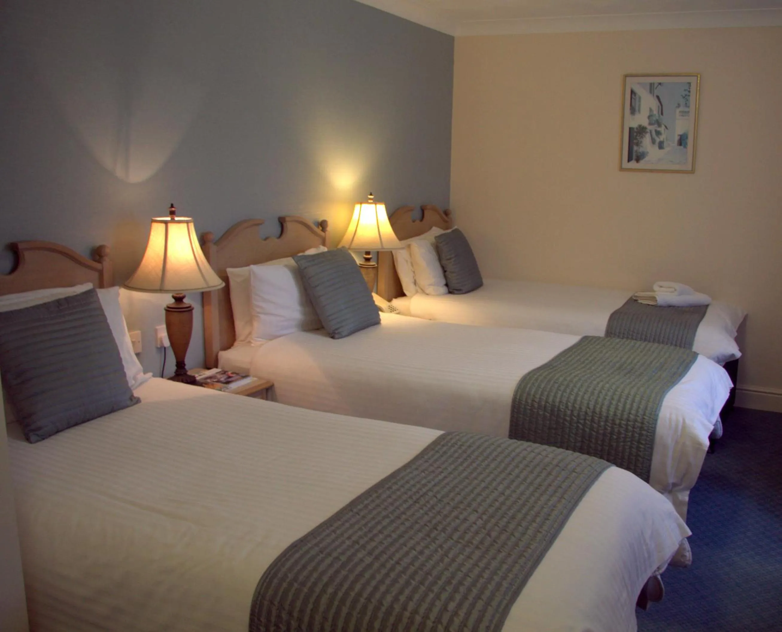 Bed in Best Western Manor Hotel