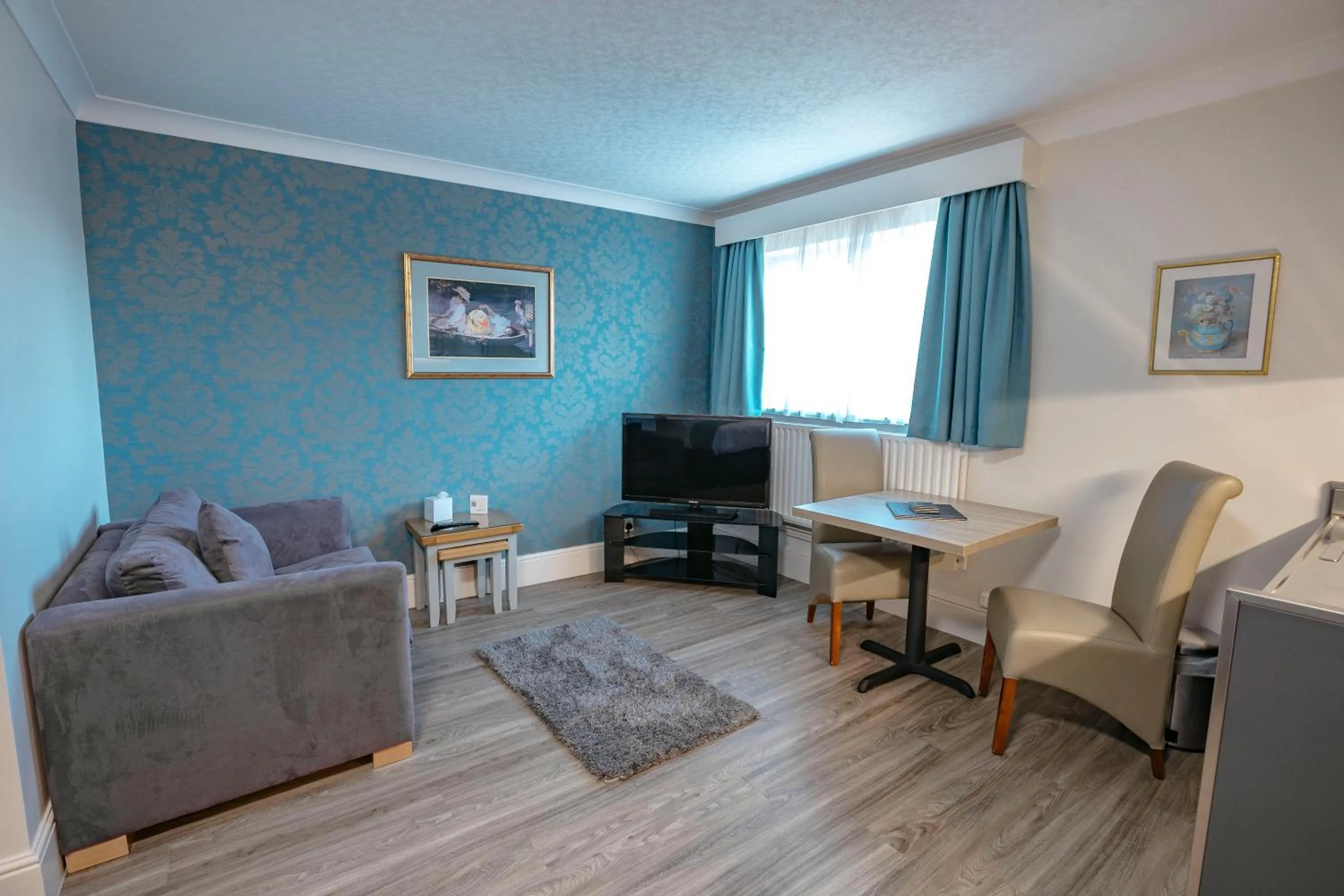 Seating area in Best Western Manor Hotel