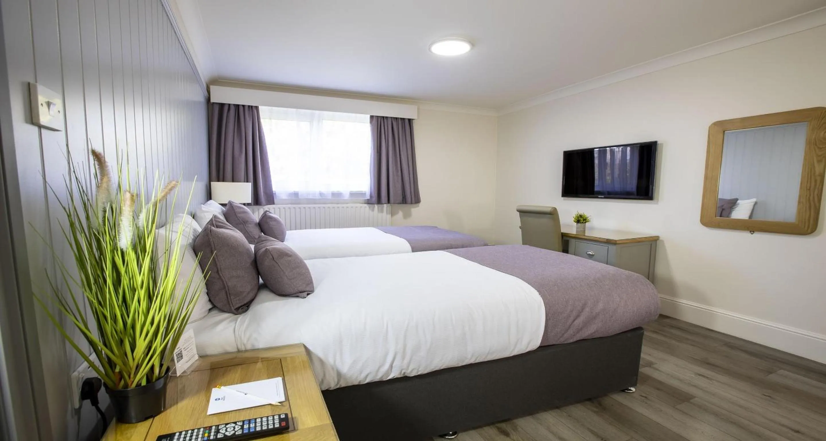 Bedroom, Bed in Best Western Manor Hotel