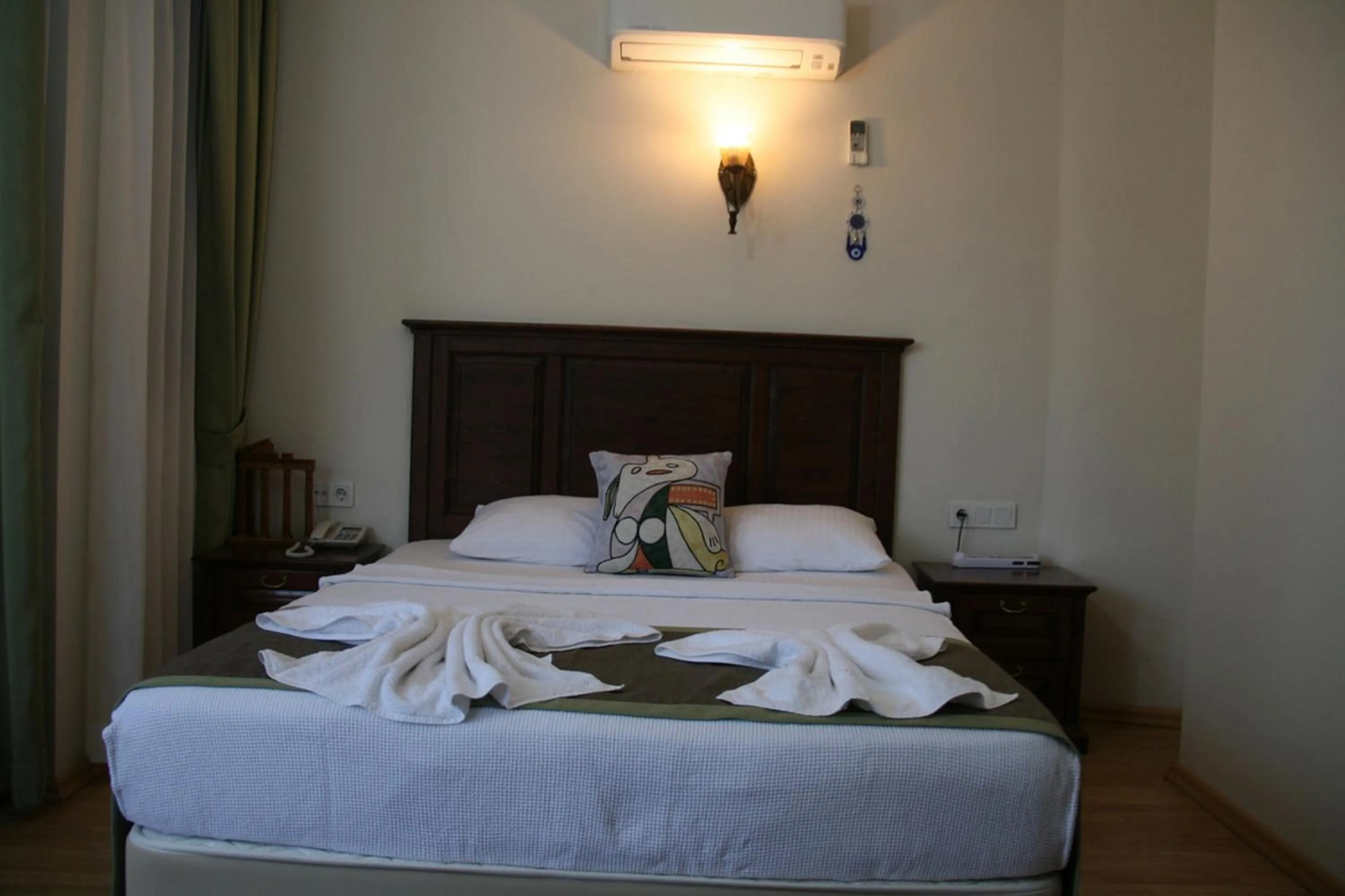 Photo of the whole room, Bed in Hadrian Gate Hotel