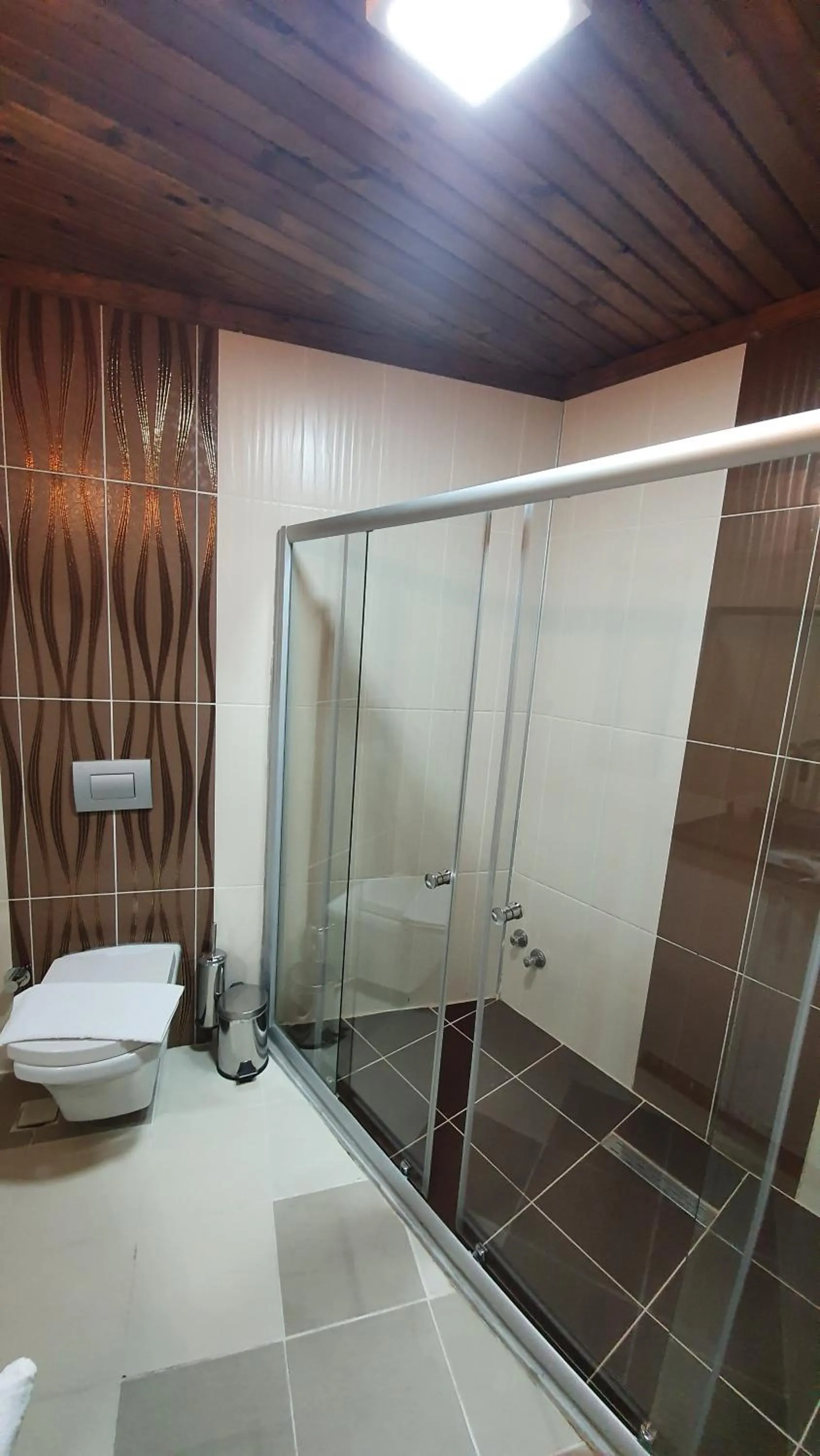 Shower in Hadrian Gate Hotel