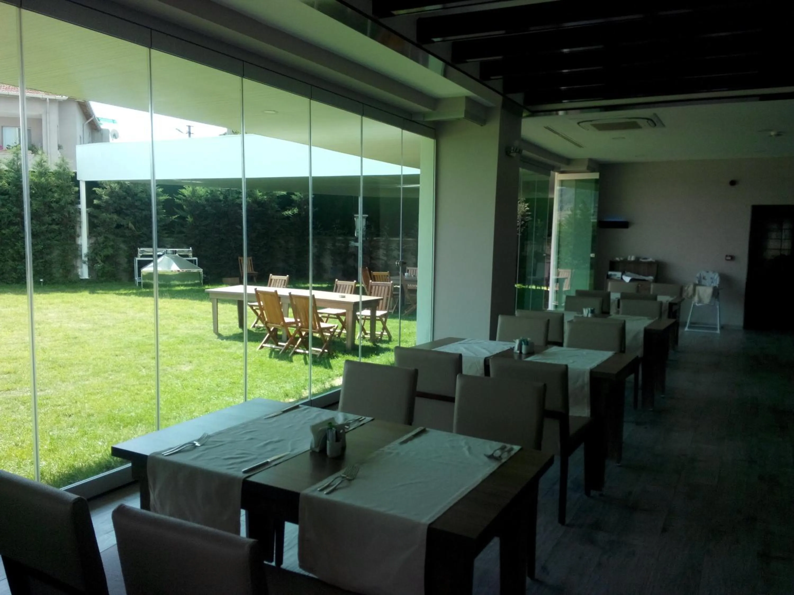 Restaurant/places to eat in Ramada Usak
