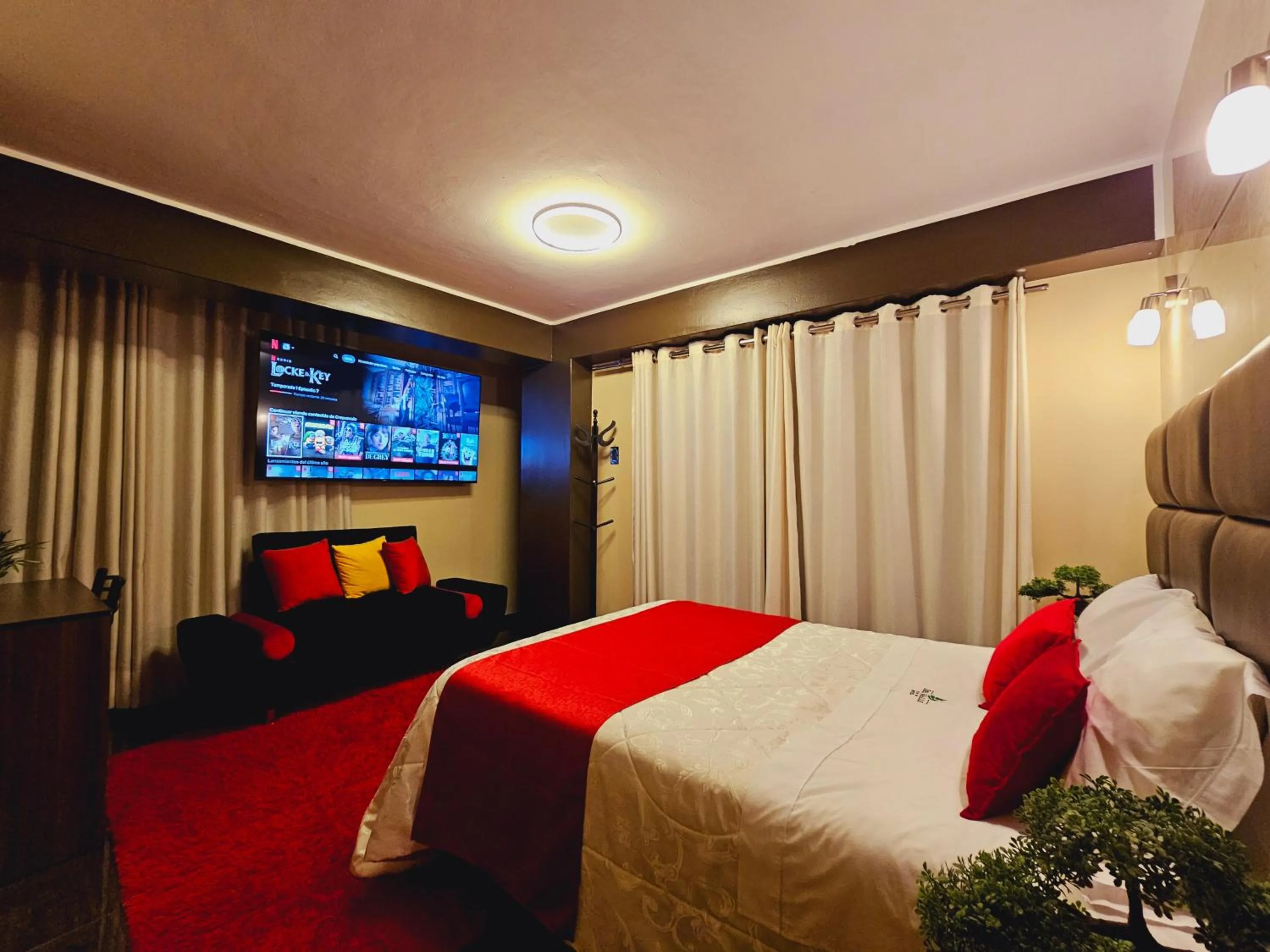 Photo of the whole room, Bed in Hotel del Valle