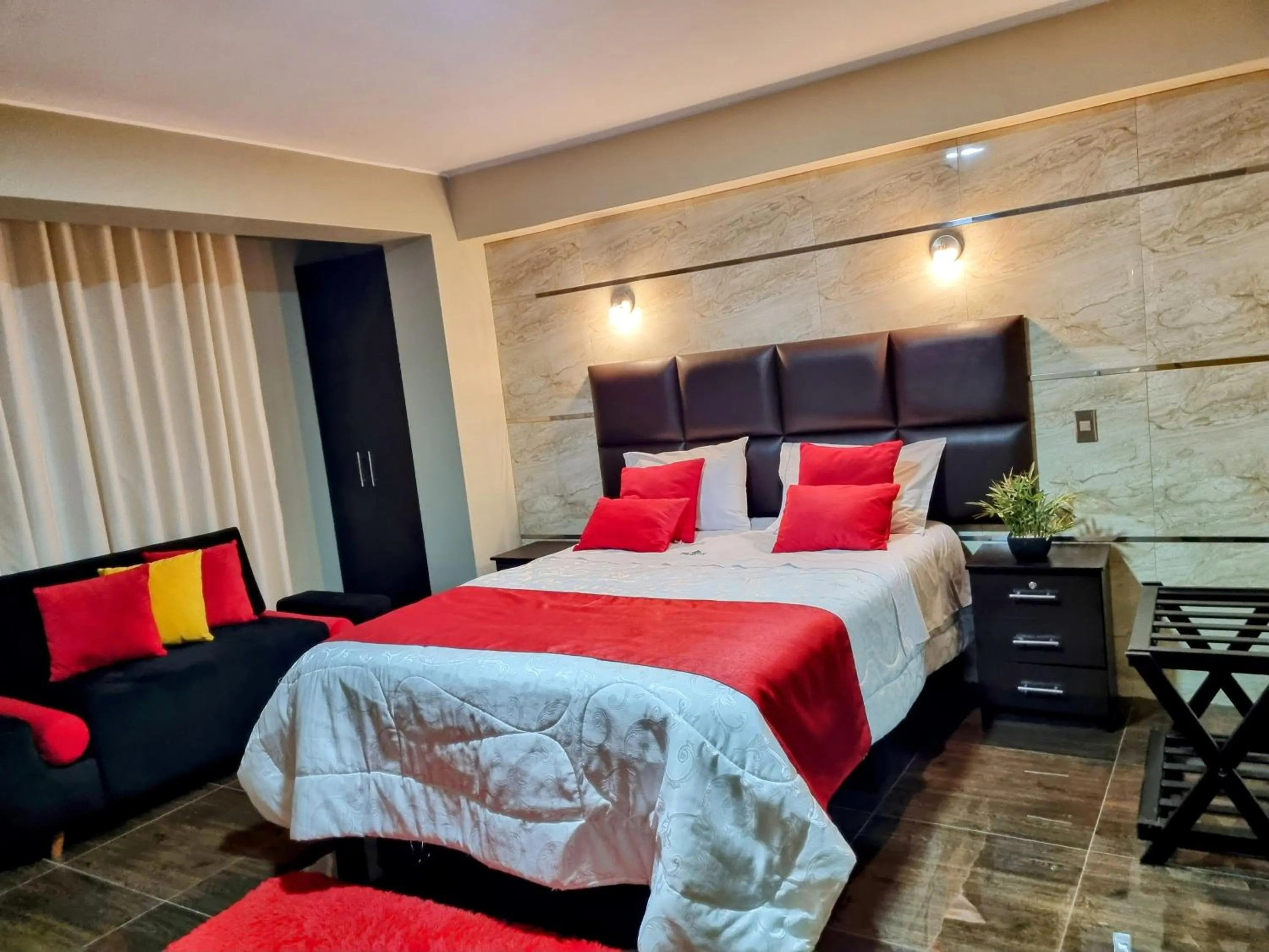 Photo of the whole room, Bed in Hotel del Valle