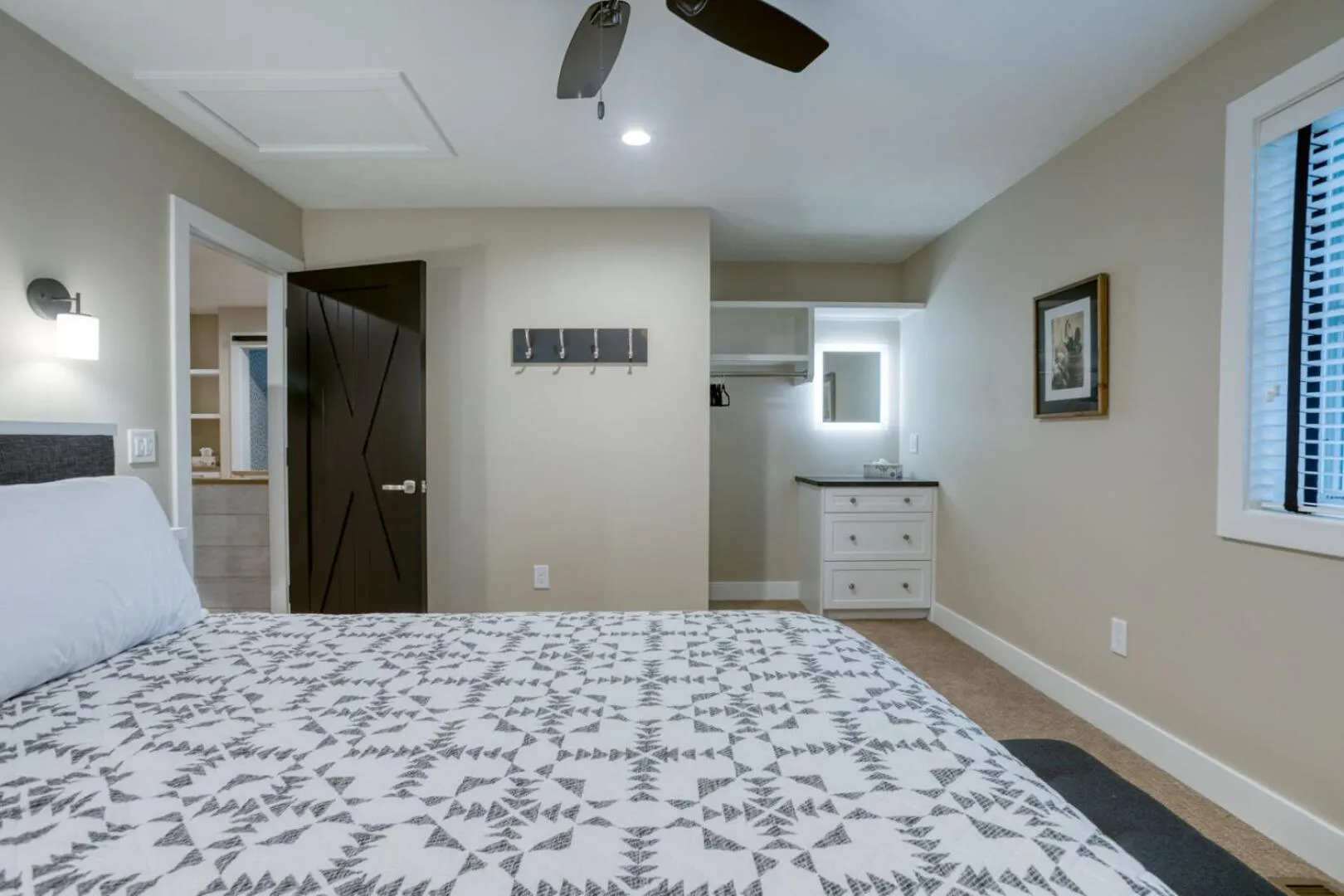 Bed in Lakemore Resort